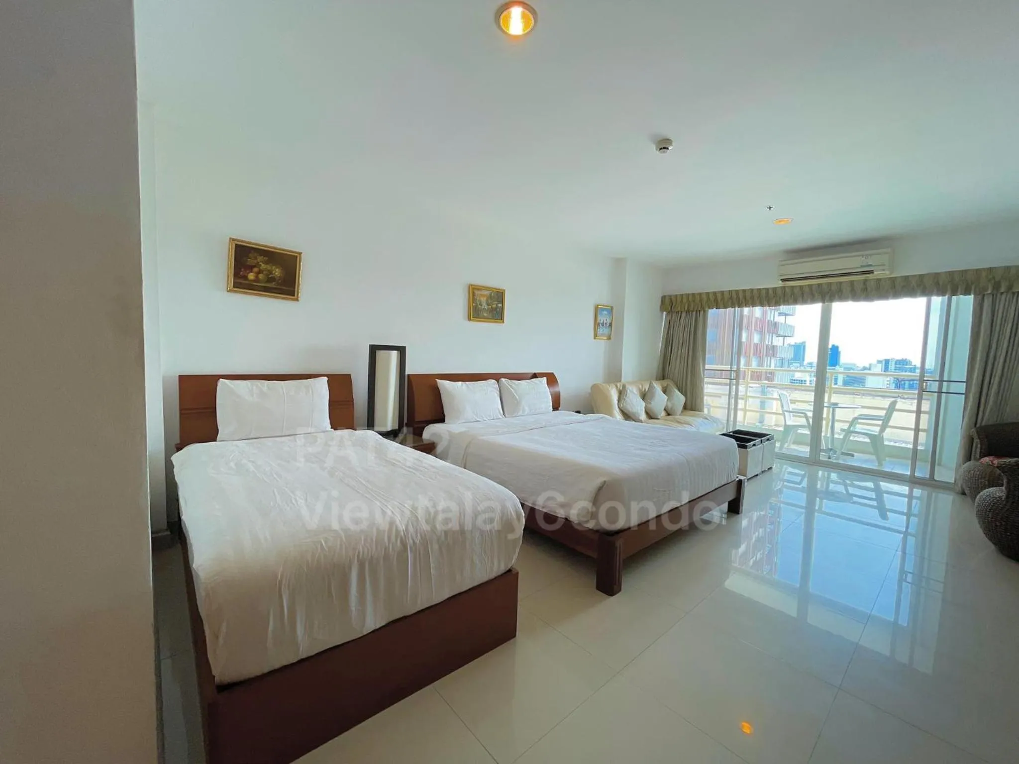 Bed in View Talay 6 by Pat 42