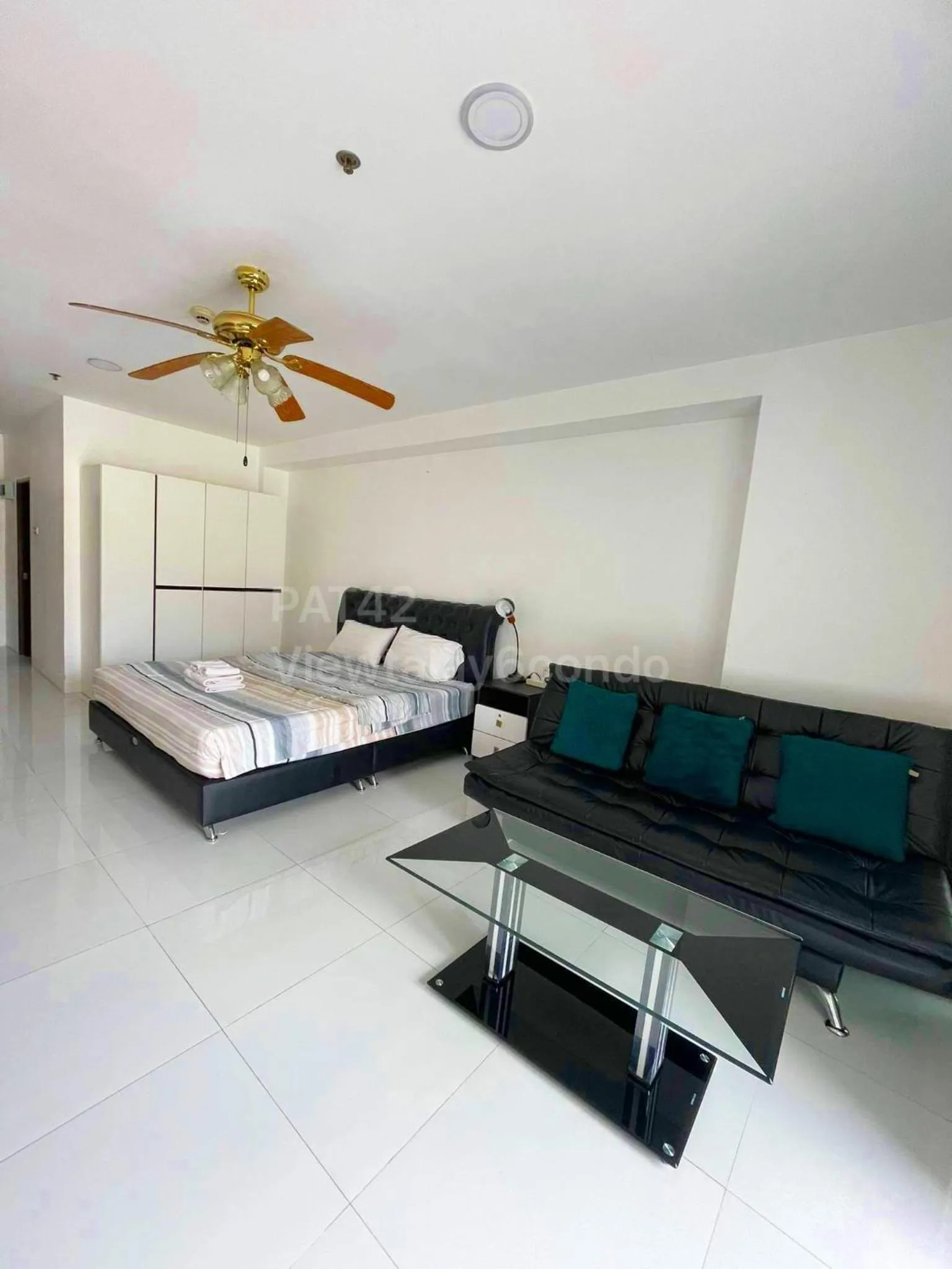 Bed in View Talay 6 by Pat 42