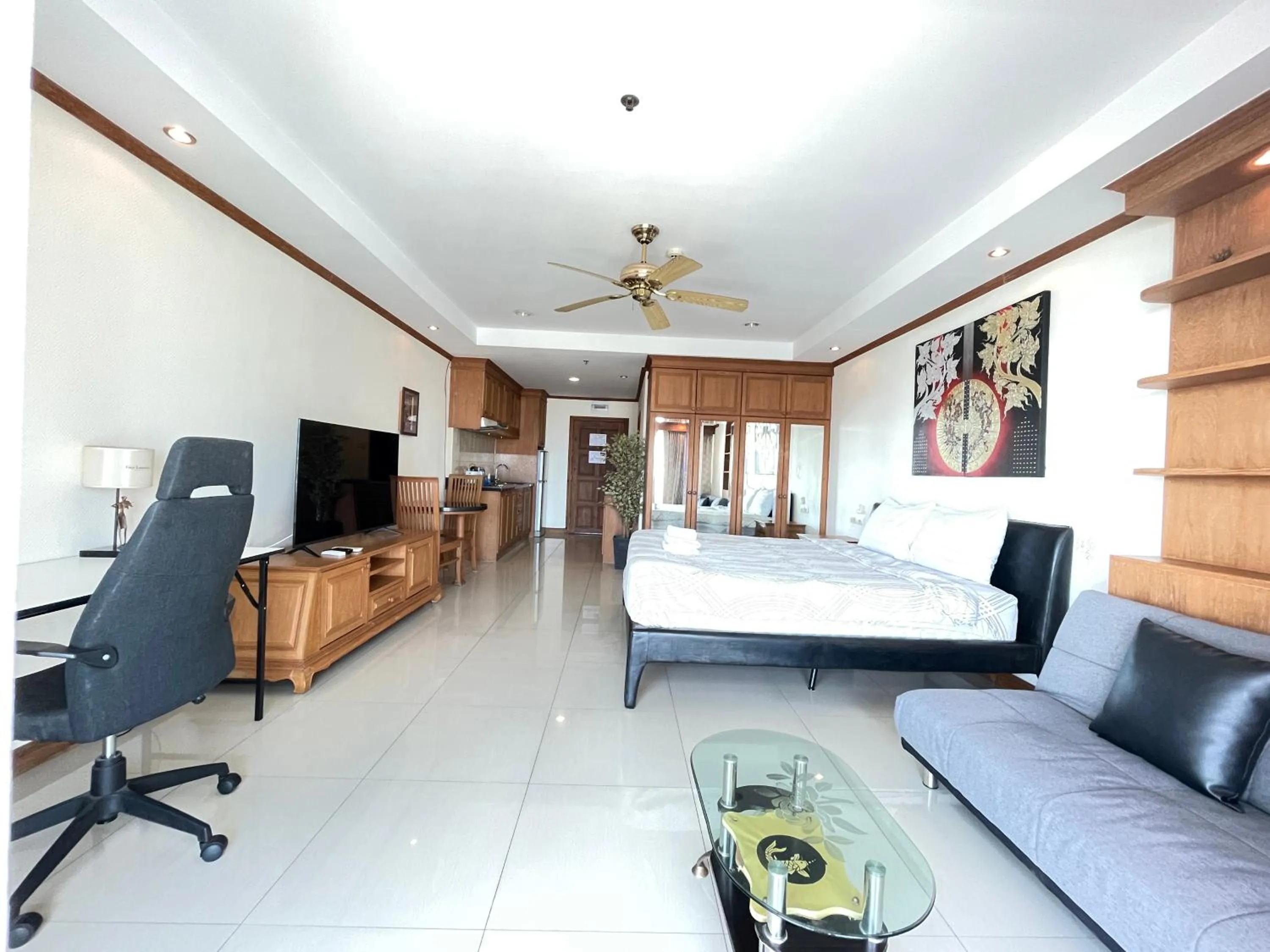 View Talay 6 by Pat 42