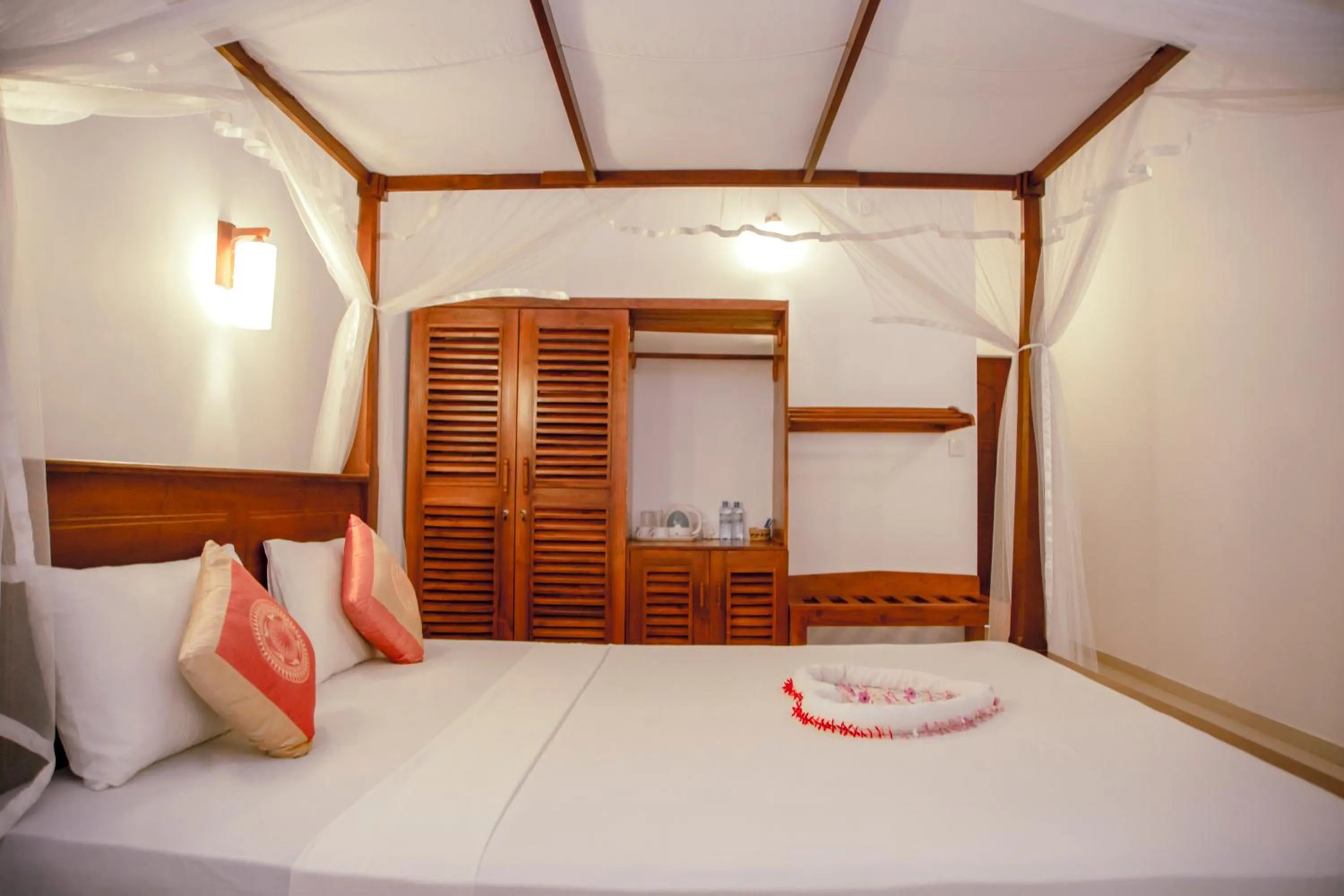 Bedroom, Bed in Prince Beach Hotel Bentota