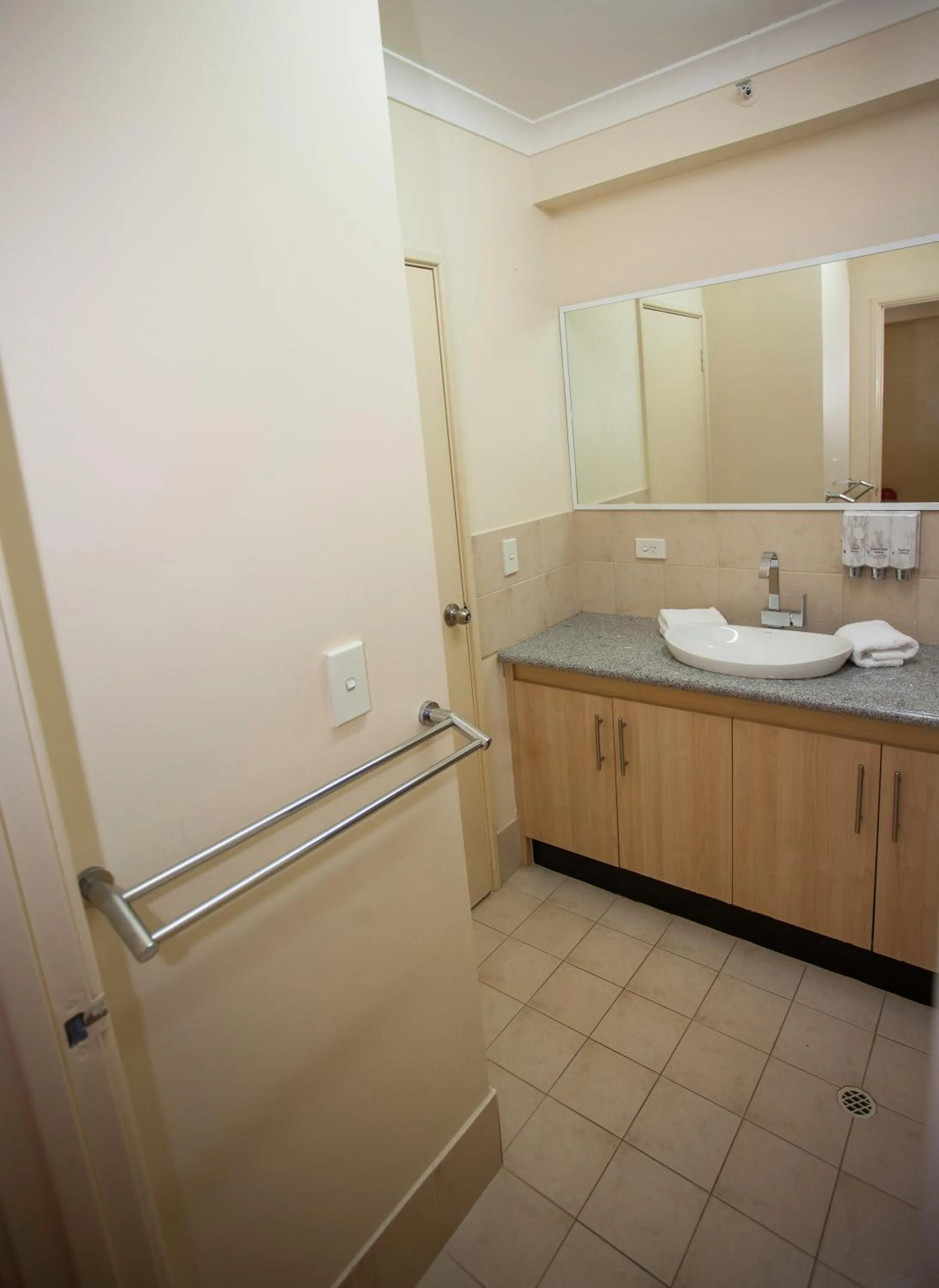 Shower, Bathroom in Starwest Apartments Alderney On Hay