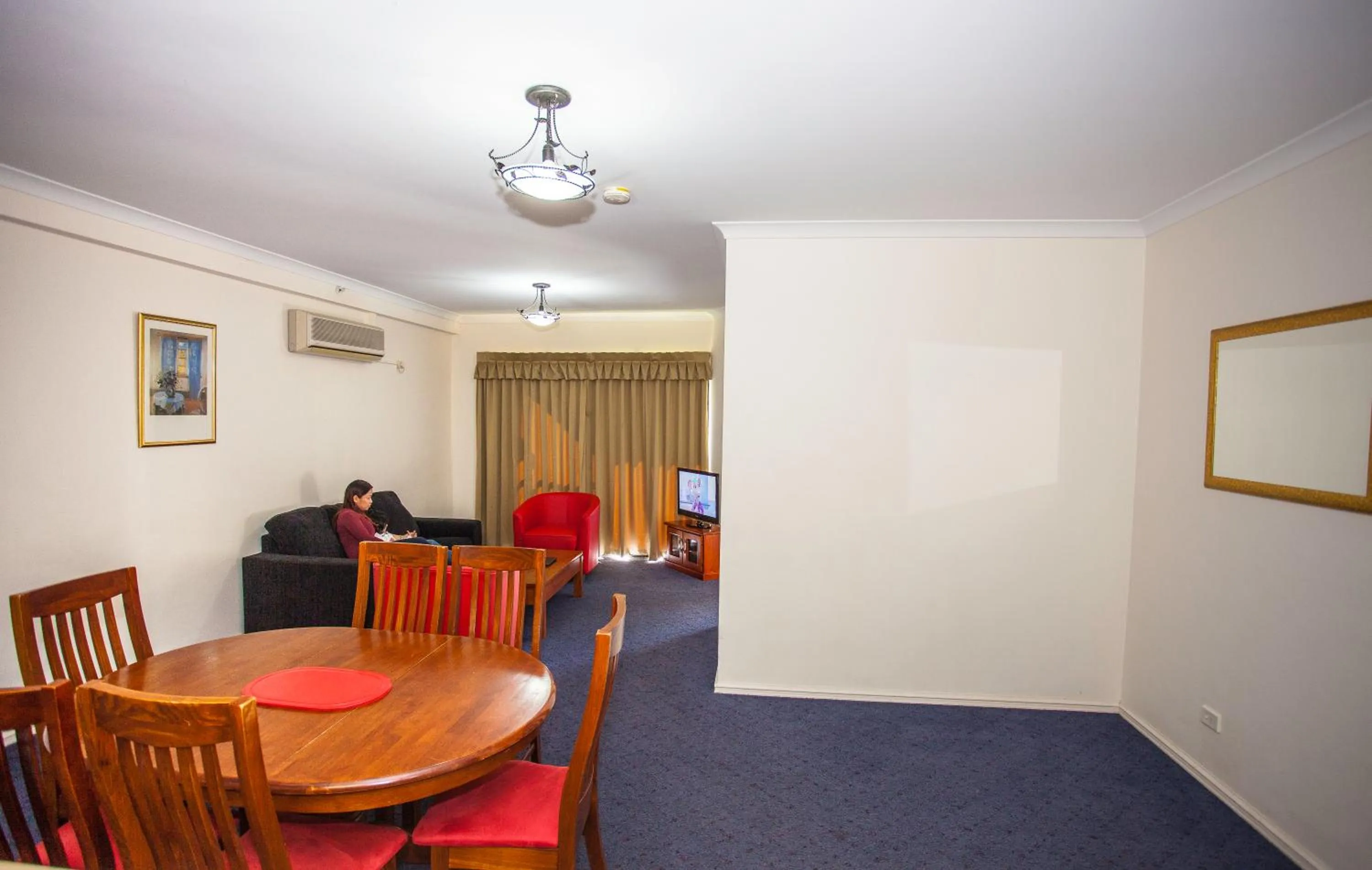 Dining Area in Starwest Apartments Alderney On Hay