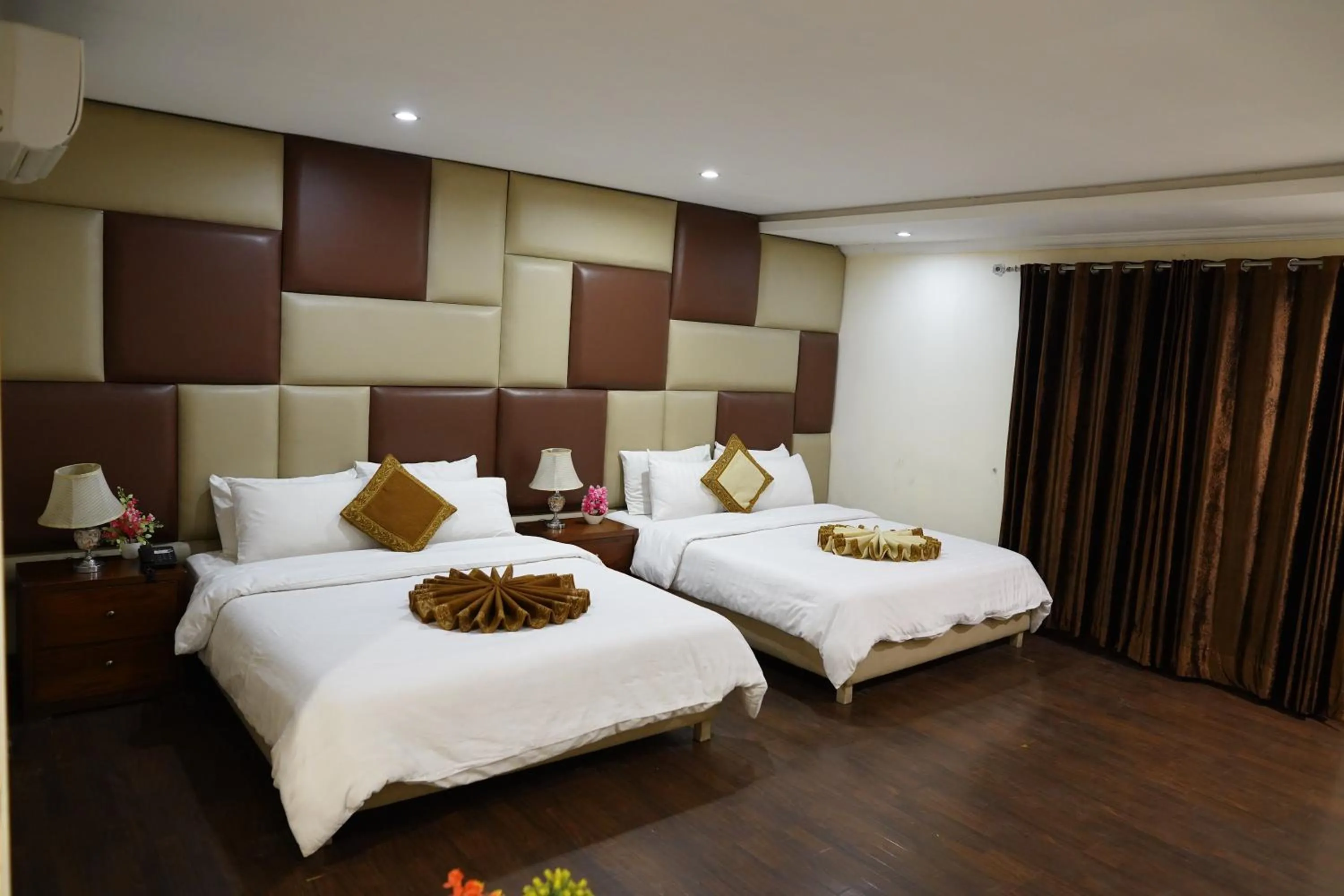 Photo of the whole room, Bed in Grand Millennium Hotel