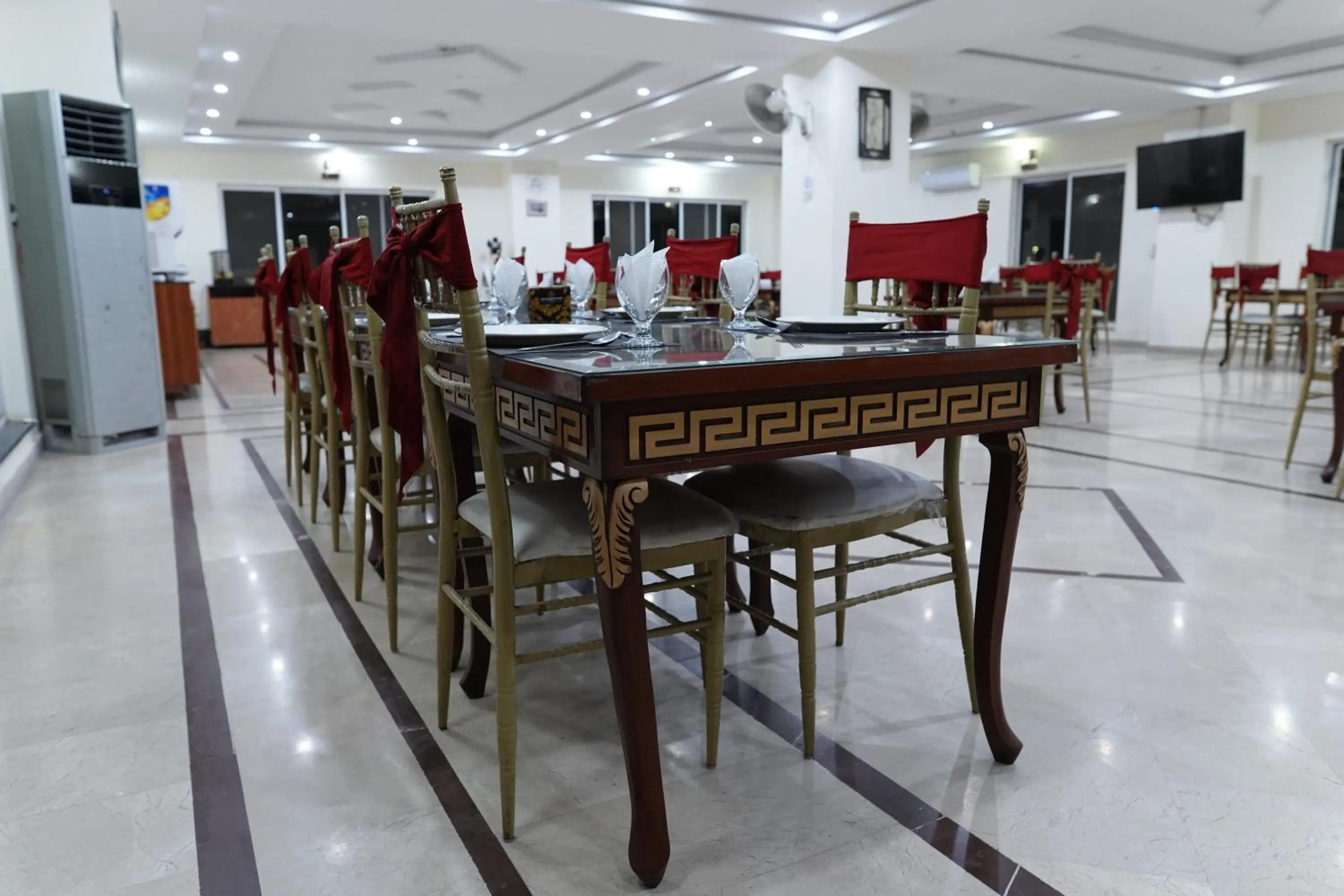 Restaurant/places to eat in Grand Millennium Hotel