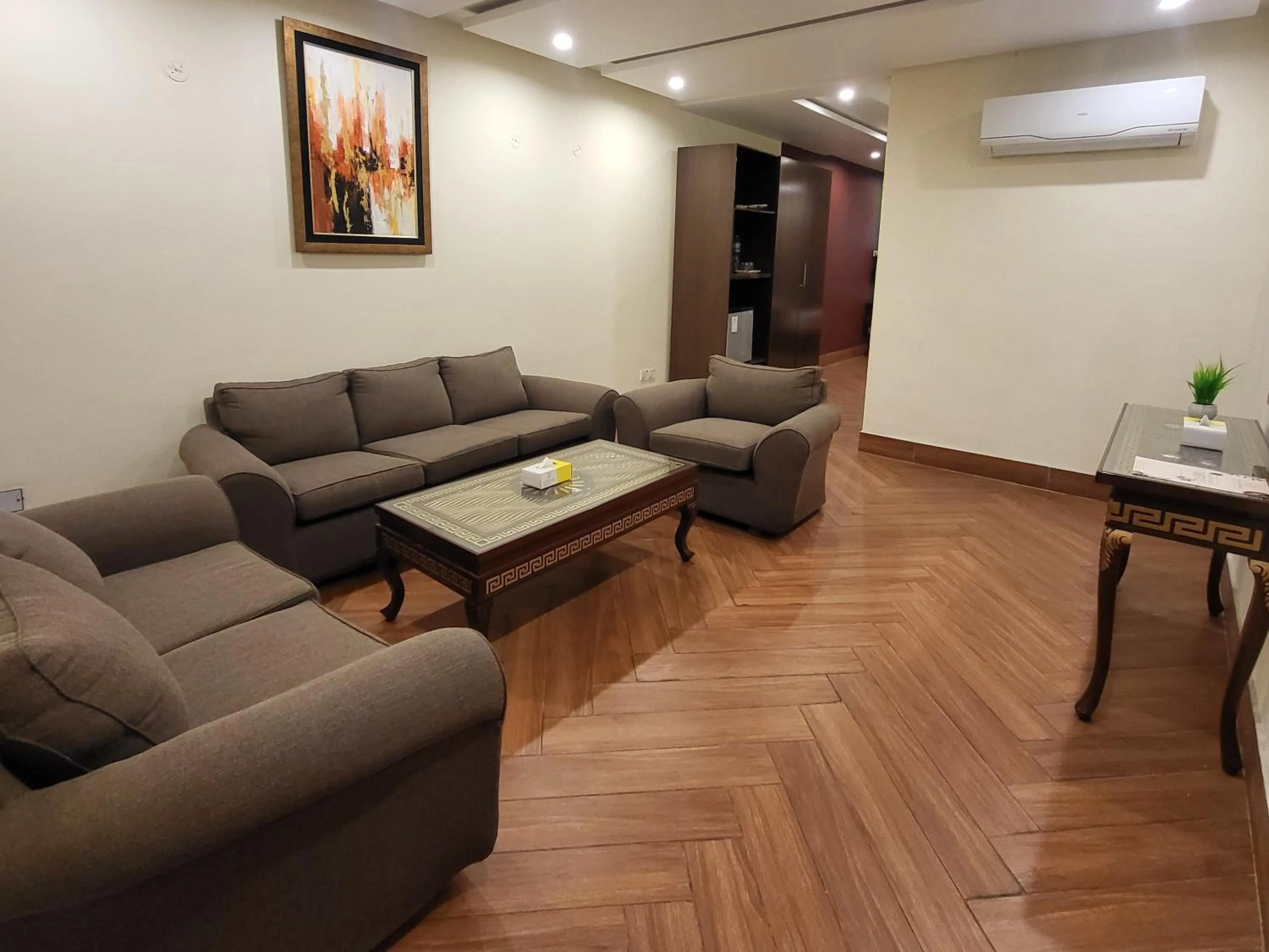 TV and multimedia in Grand Millennium Hotel