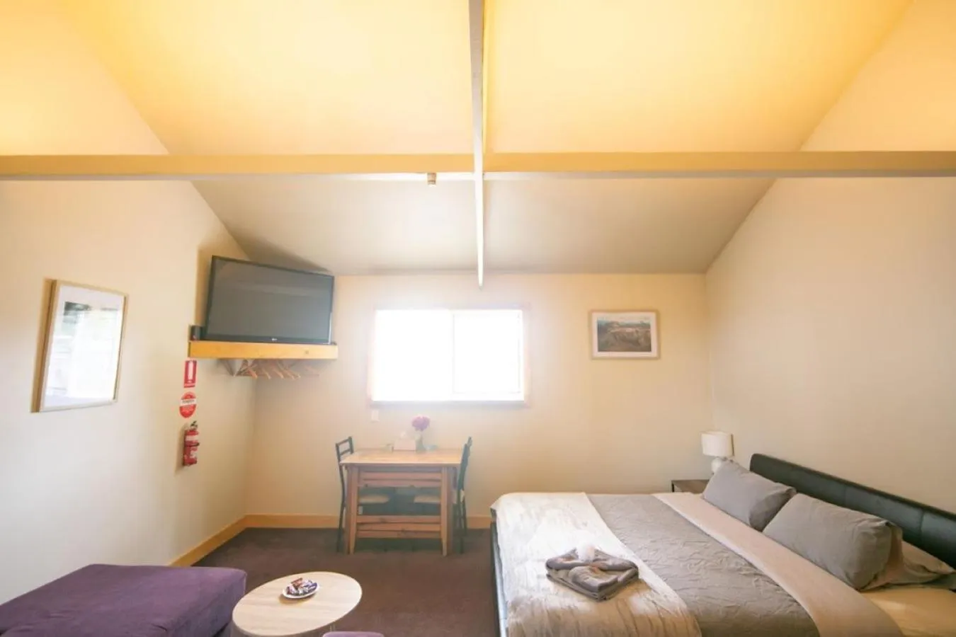 Living room, Bed in 3 Hills at The Good Place