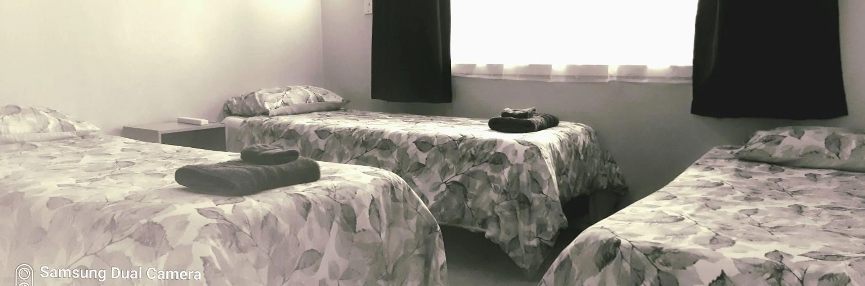 Bed in Aaron Court Motel