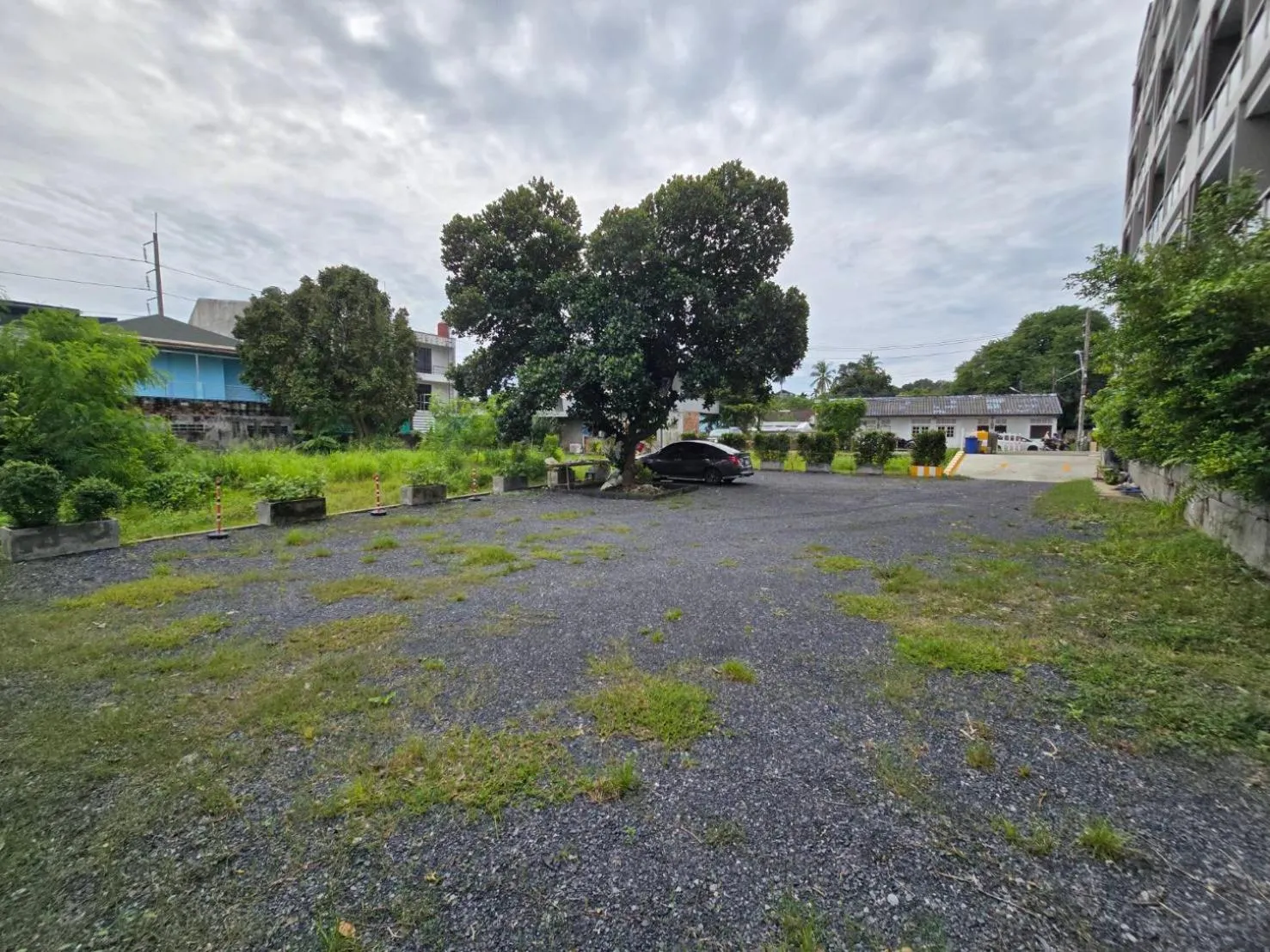 Parking in The Elysium Residence - SHA Extra Plus