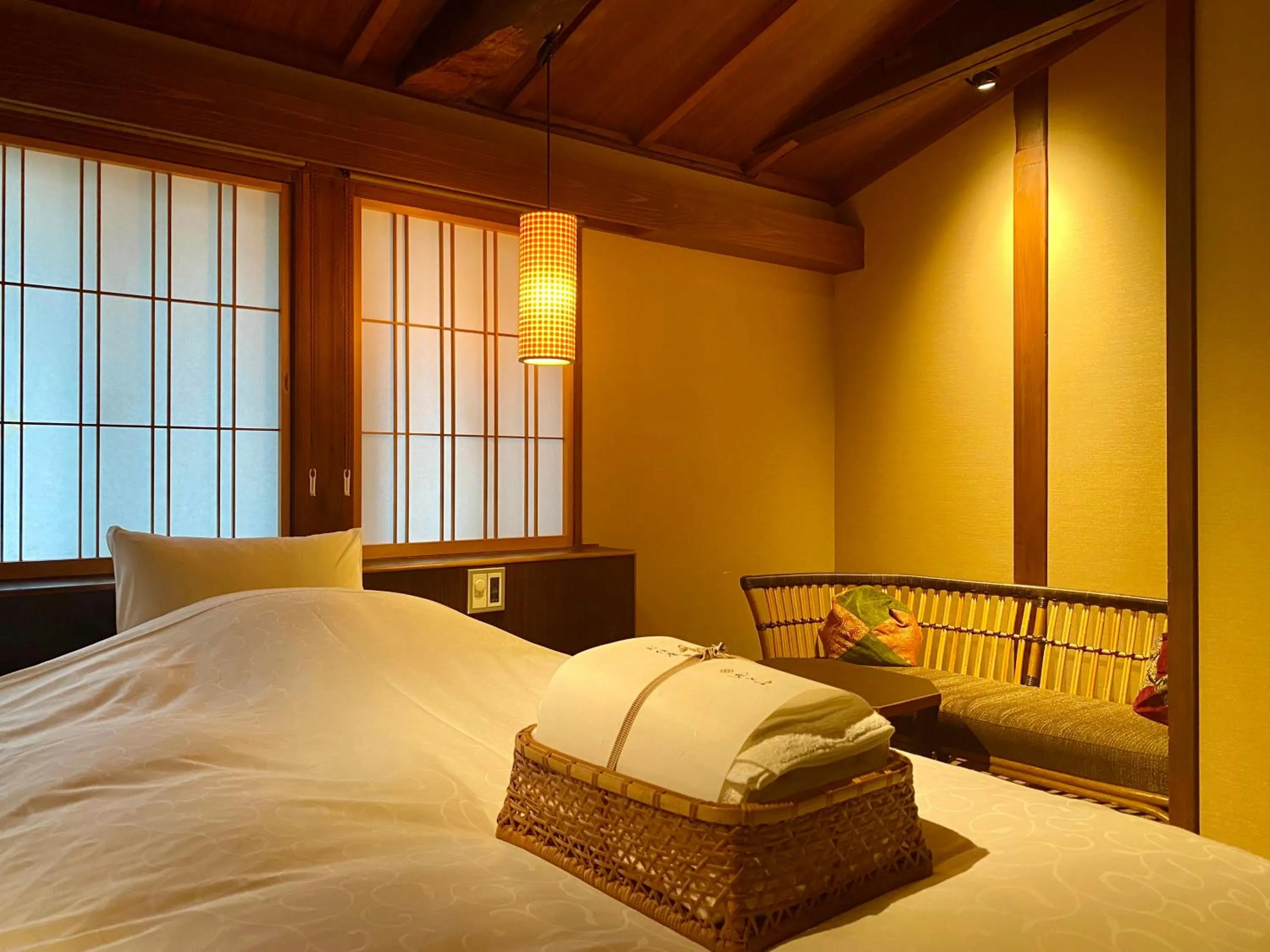 Photo of the whole room, Bed in Muromachi Yutone Kyokoyado