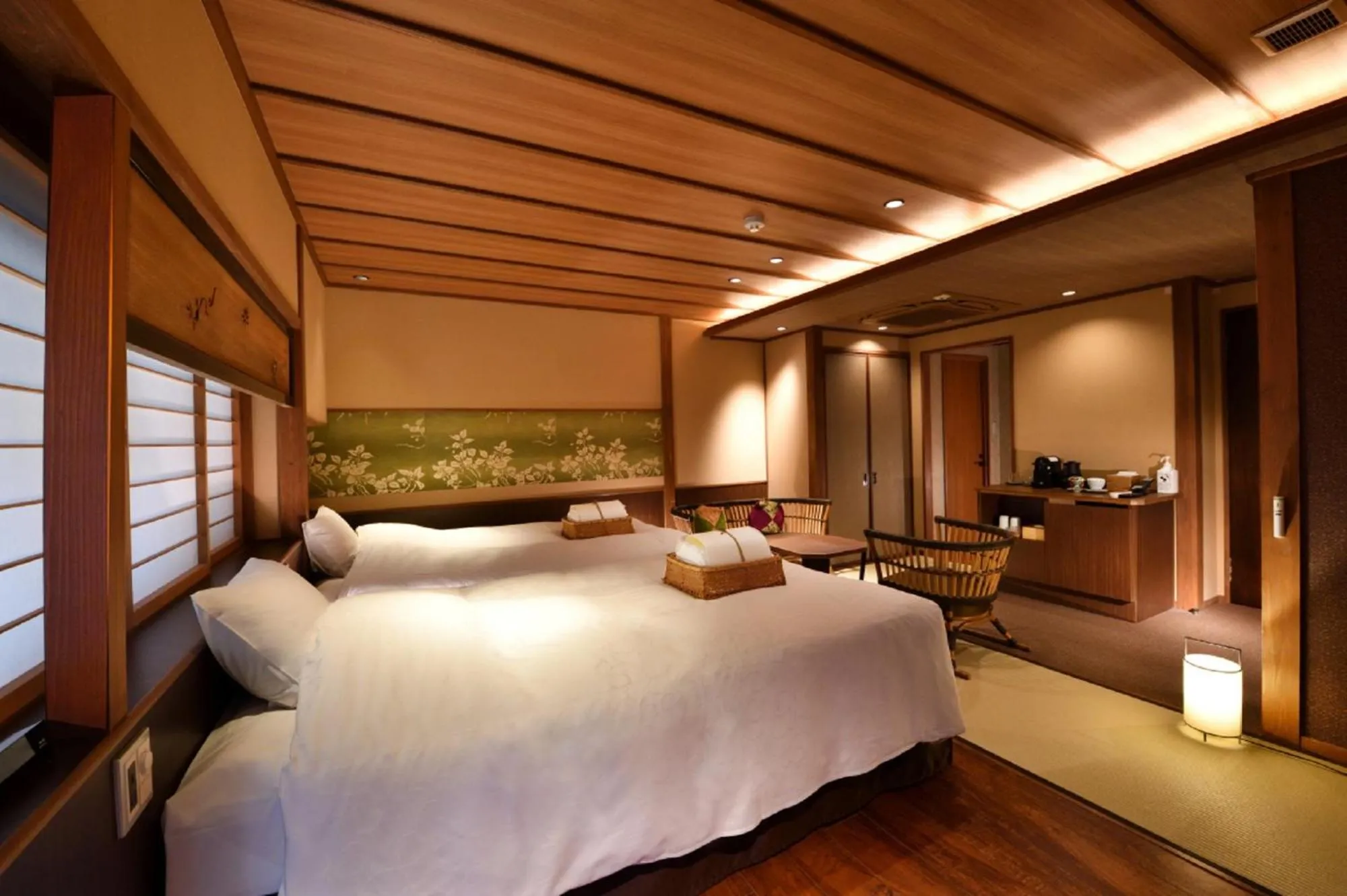 Photo of the whole room, Bed in Muromachi Yutone Kyokoyado
