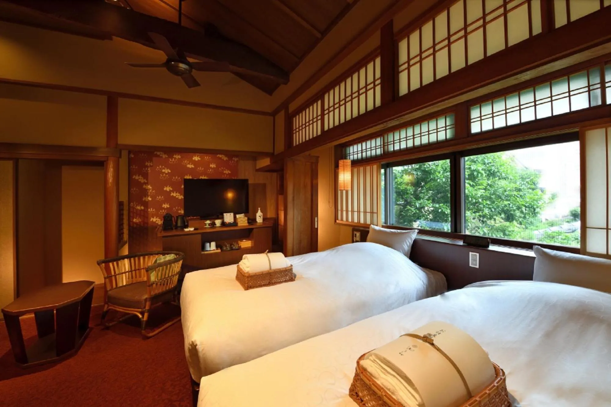Photo of the whole room, Bed in Muromachi Yutone Kyokoyado