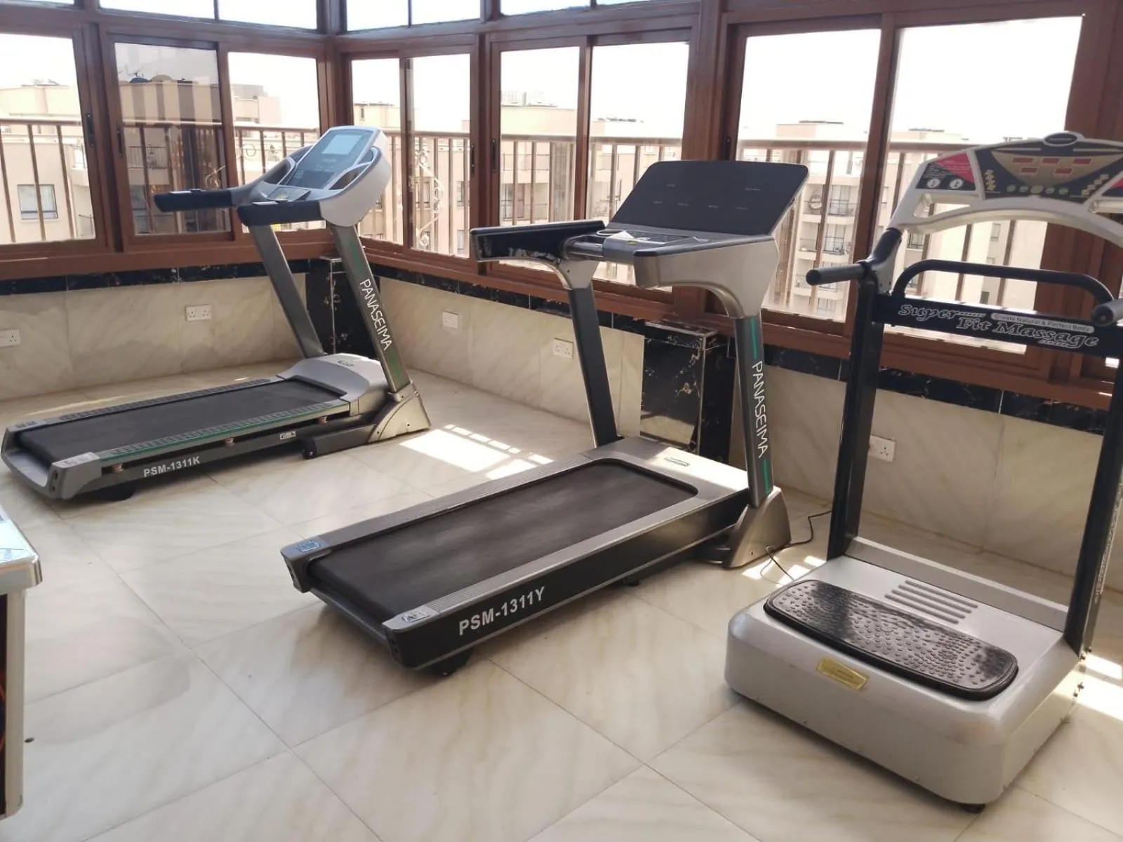 Restaurant/places to eat in Easy Hotel Kenya