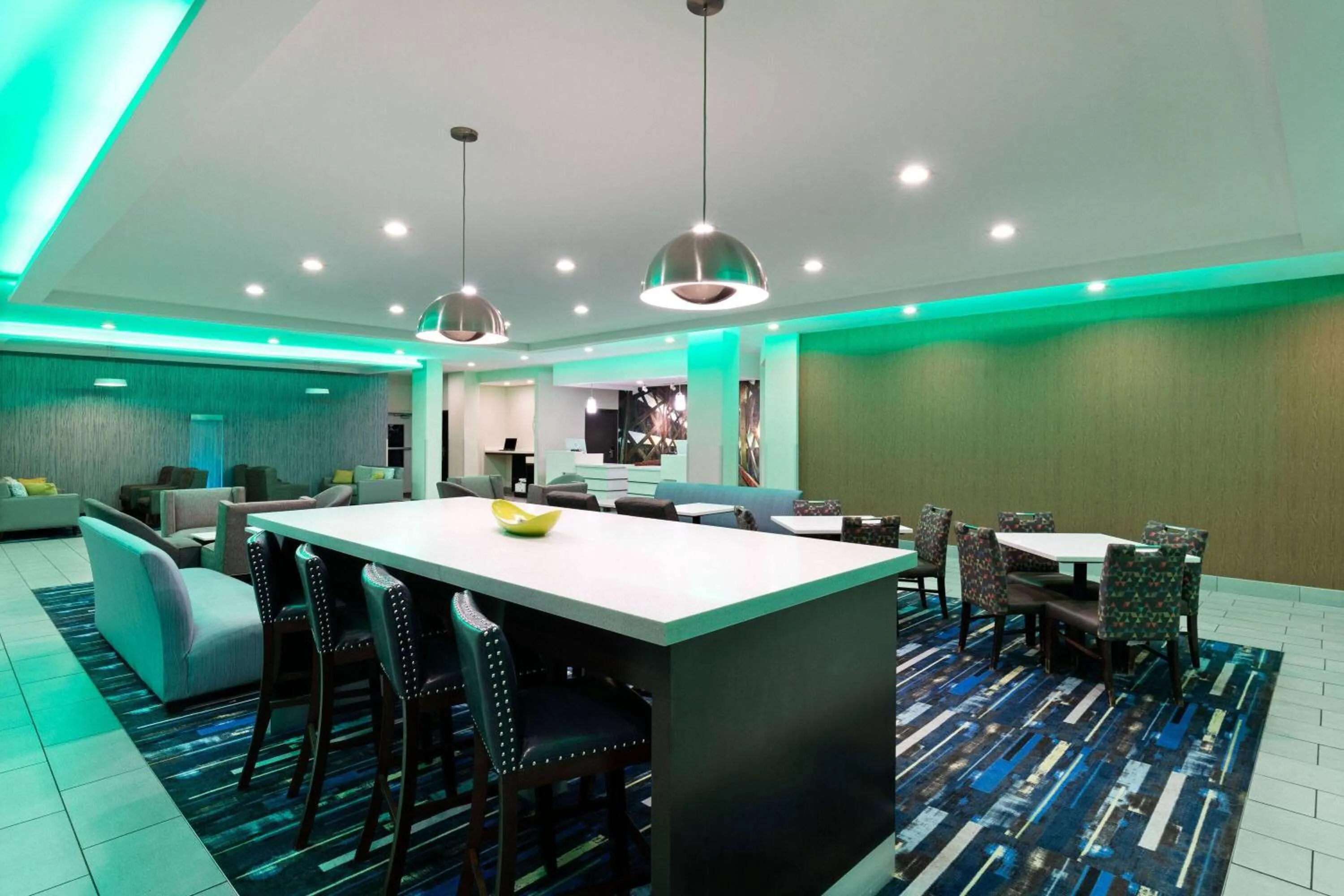 Lobby or reception in La Quinta by Wyndham Cullman