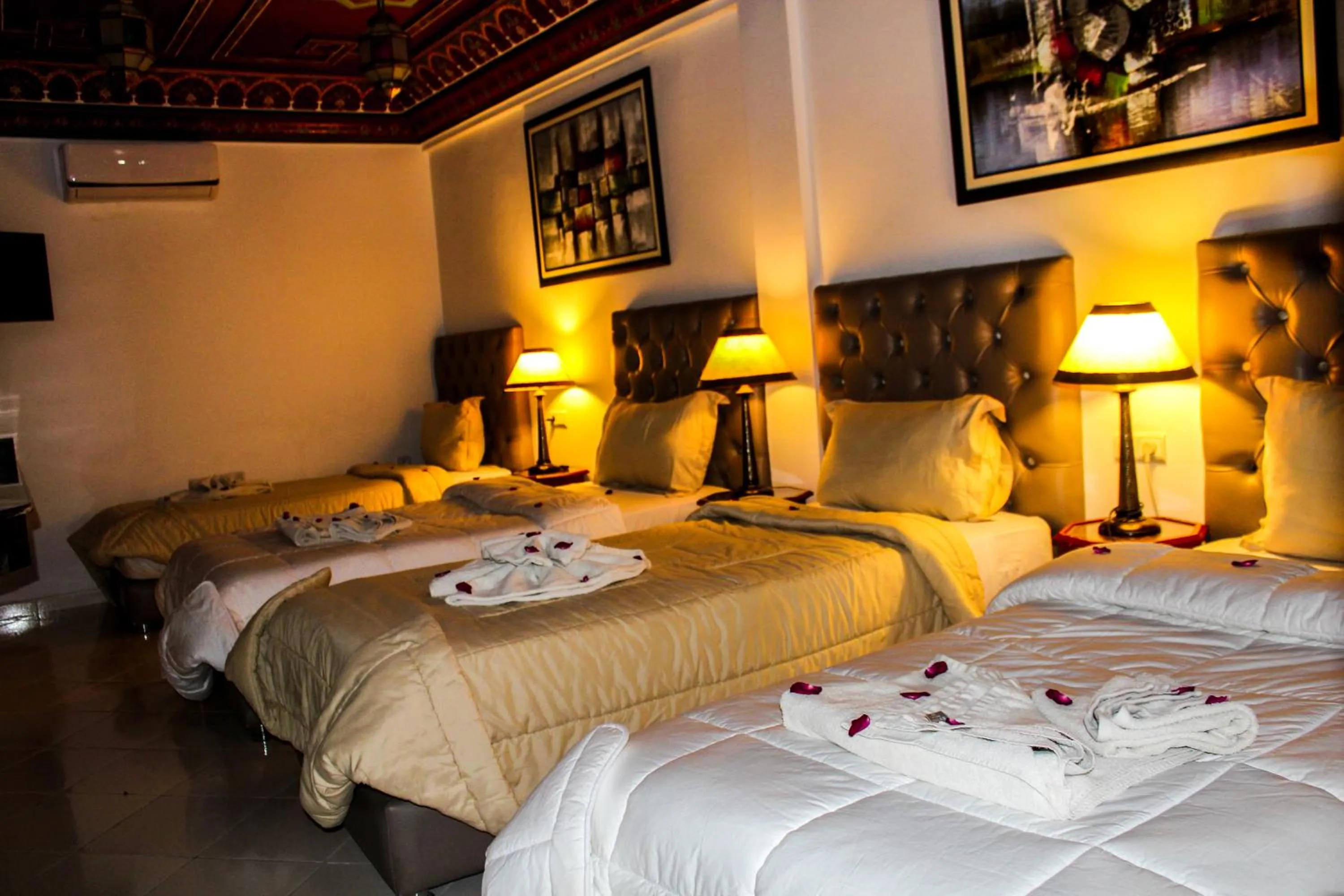 Bed in Riad Challa Hotel & Spa