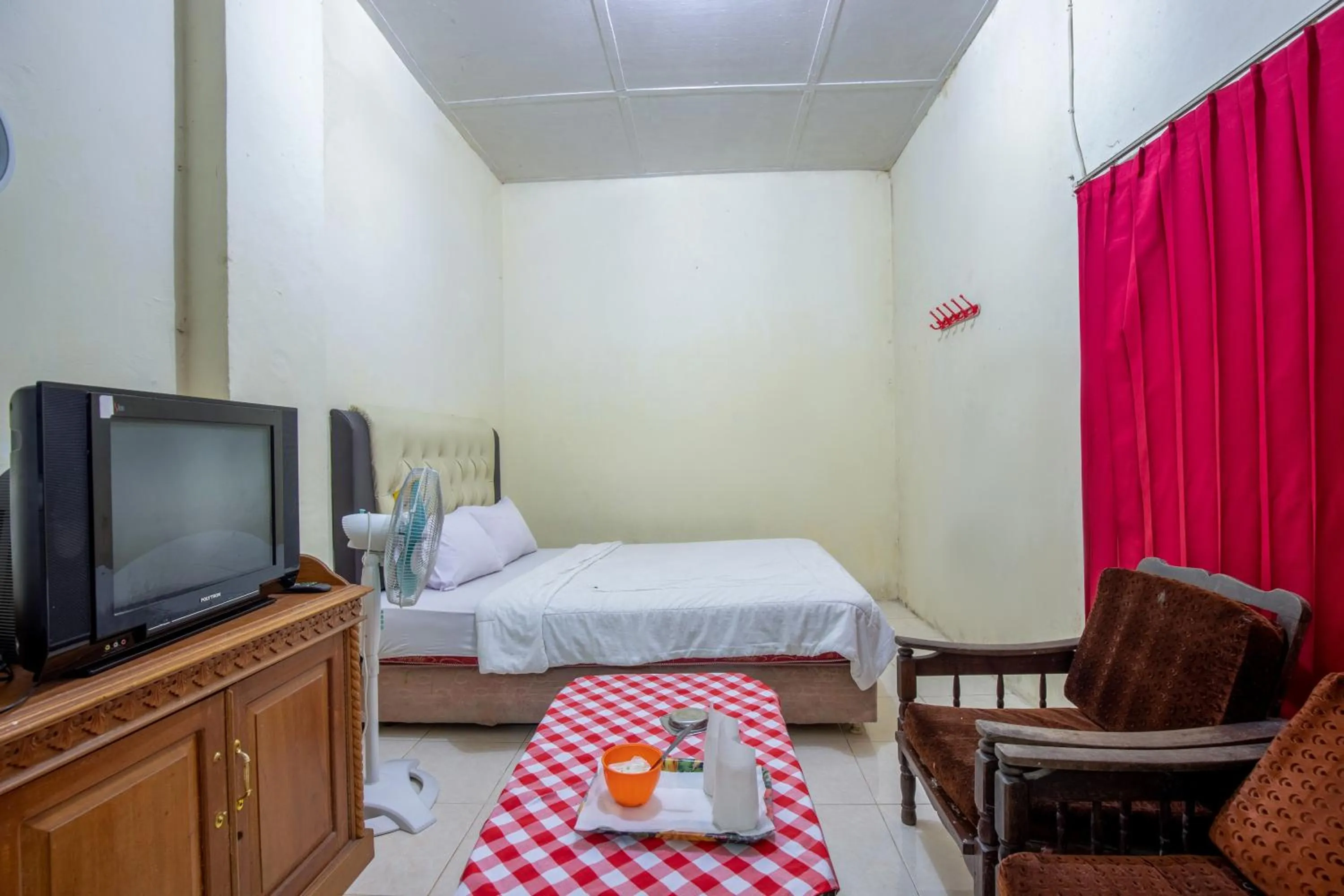 TV and multimedia, Bed in Hotel Jogja Bukittinggi