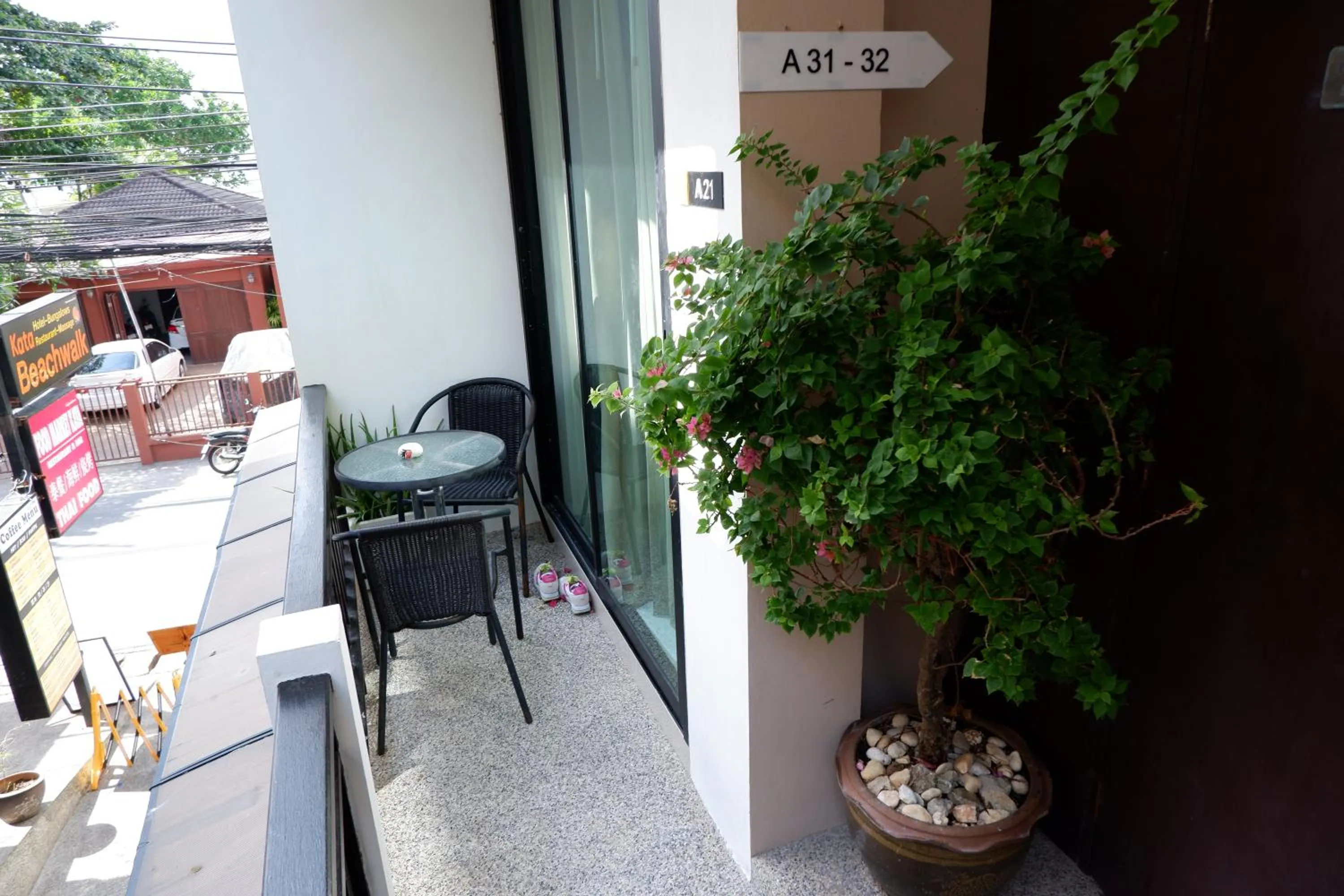 Kata Beachwalk Hotel and Bungalows