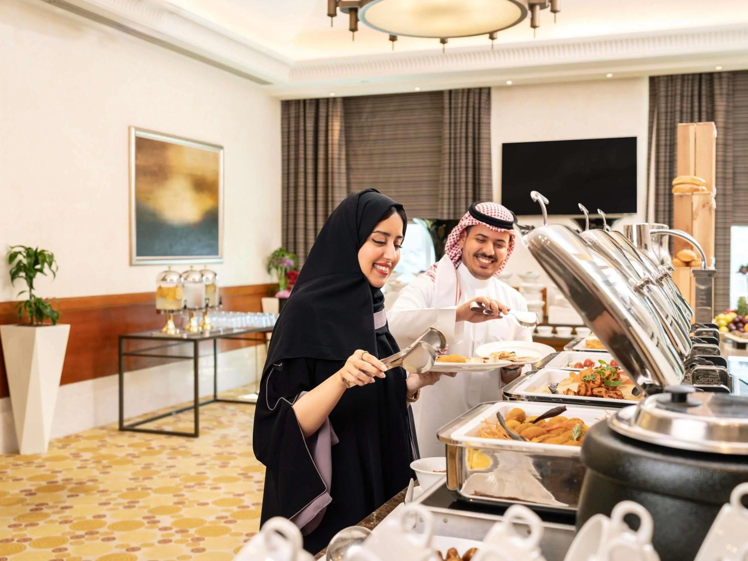 Restaurant/places to eat in Swissotel Al Maqam Makkah
