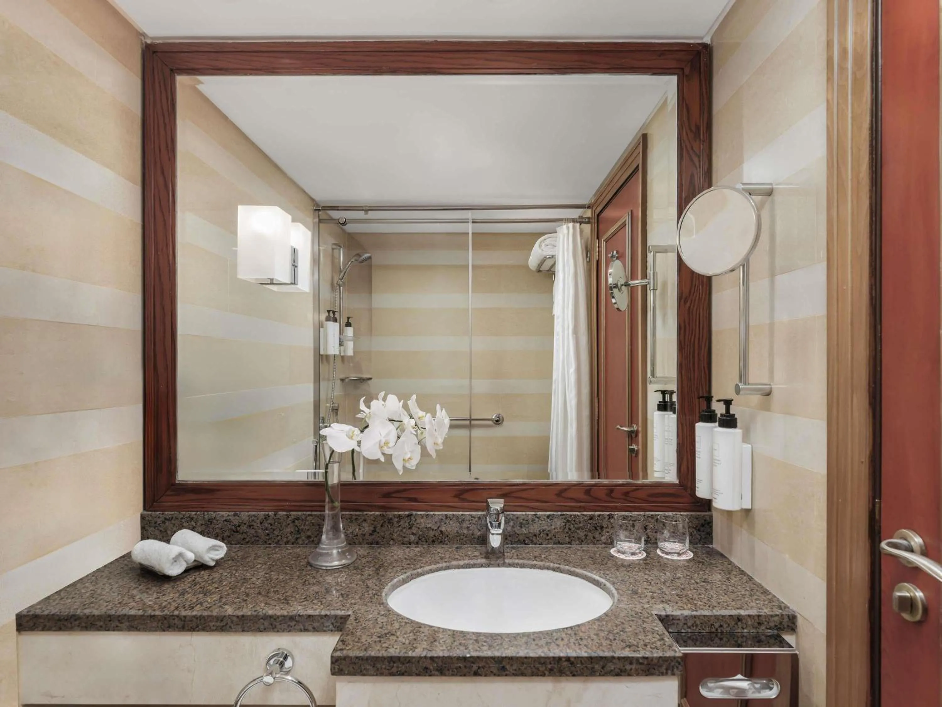 Bedroom in Swissotel Al Maqam Makkah