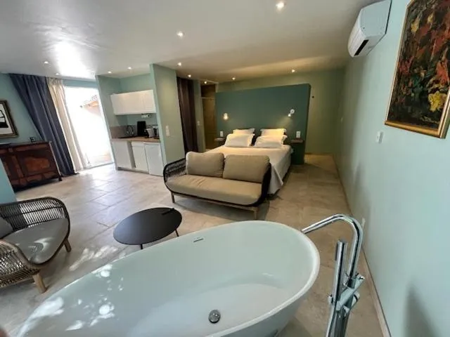 Bedroom, Bed in Le Clos Saint André