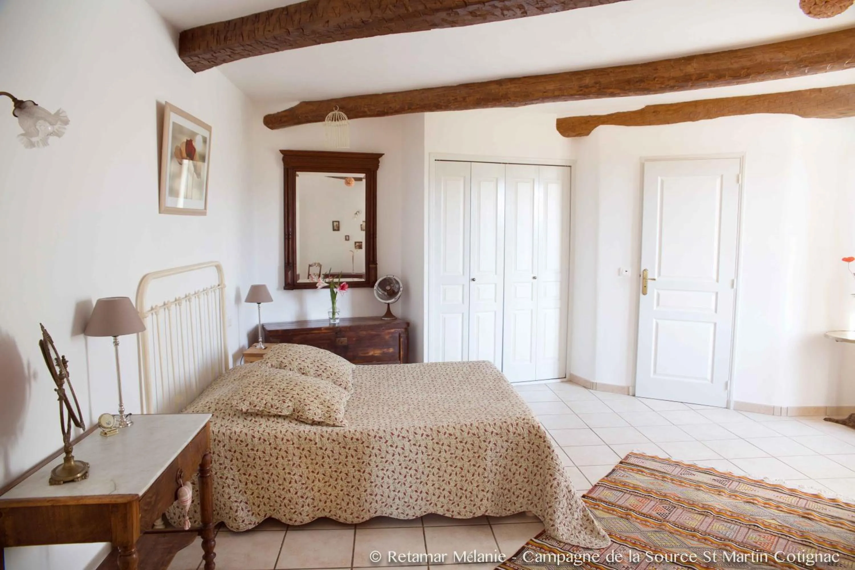 Bedroom in Campagne de la source St Martin B&B