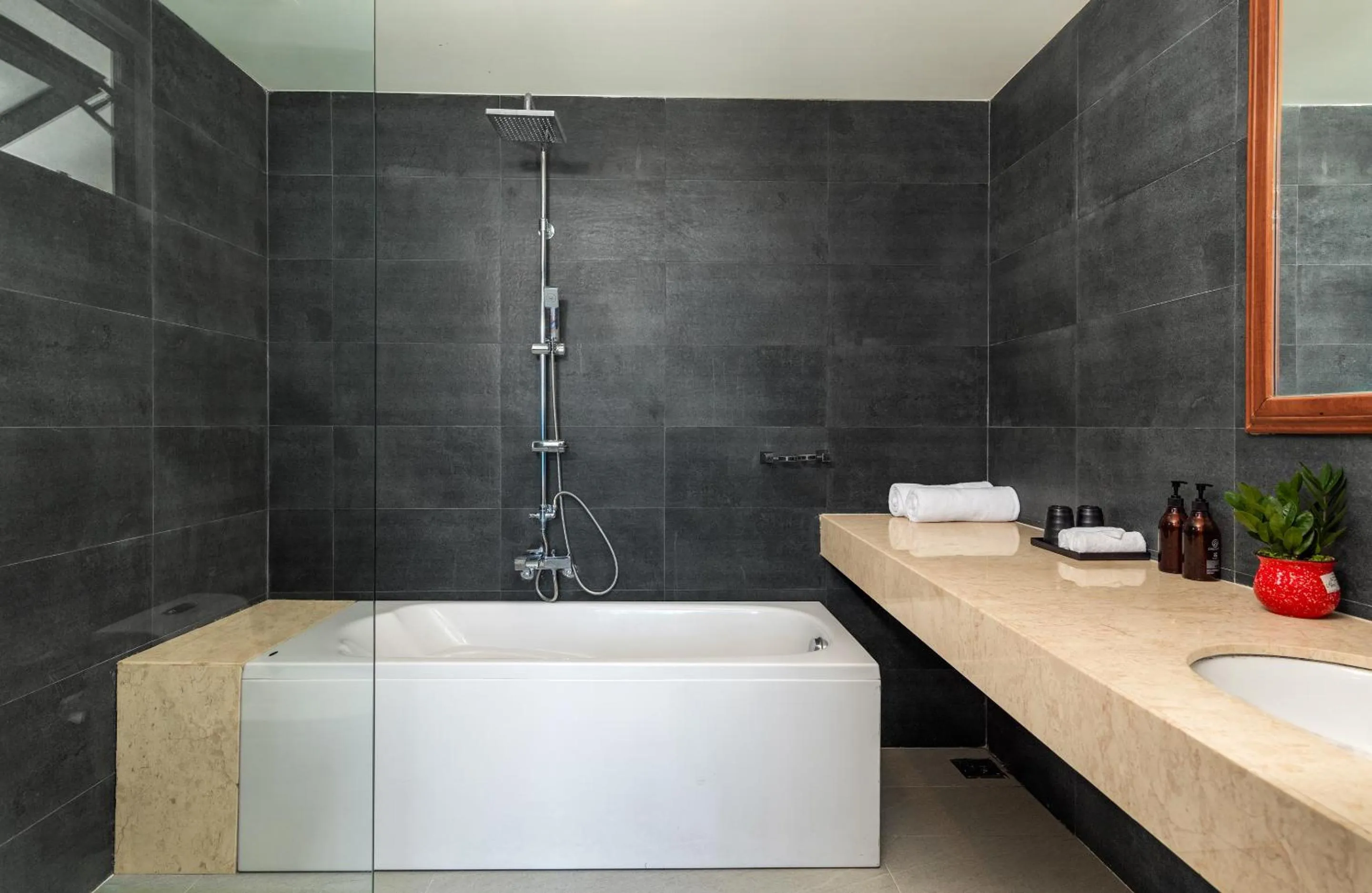 Bathroom in Ocean Star Da Nang Bay Hotel