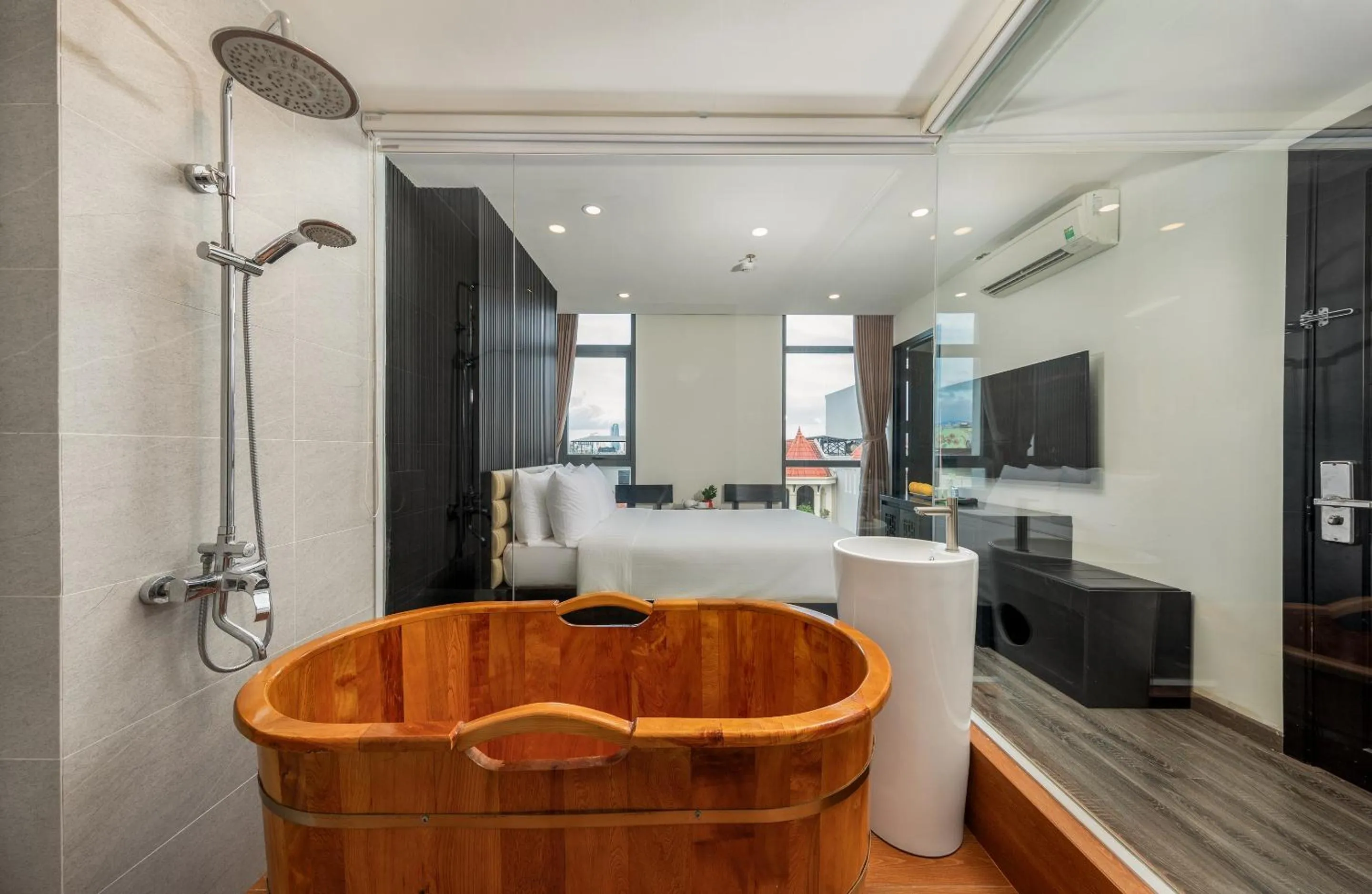 Shower in Ocean Star Da Nang Bay Hotel