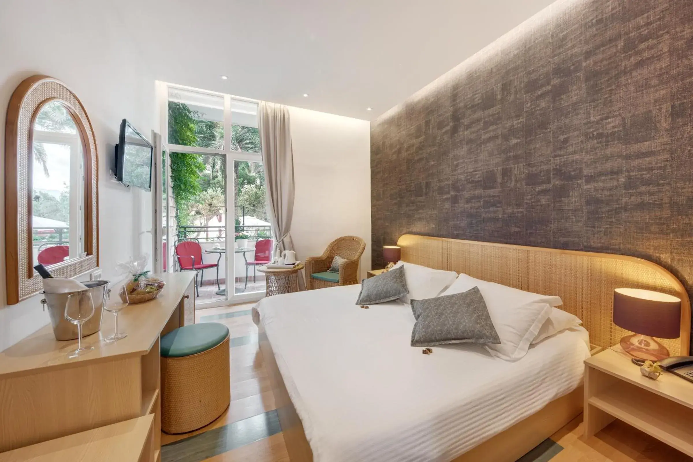 Superior Double or Twin Room with Balcony and Garden View - single occupancy in Hotel Villa Adriatica - Adults Only Superior Double or Twin Room with Balcony and Garden View - single occupancy in Hotel Villa Adriatica - Adults Only