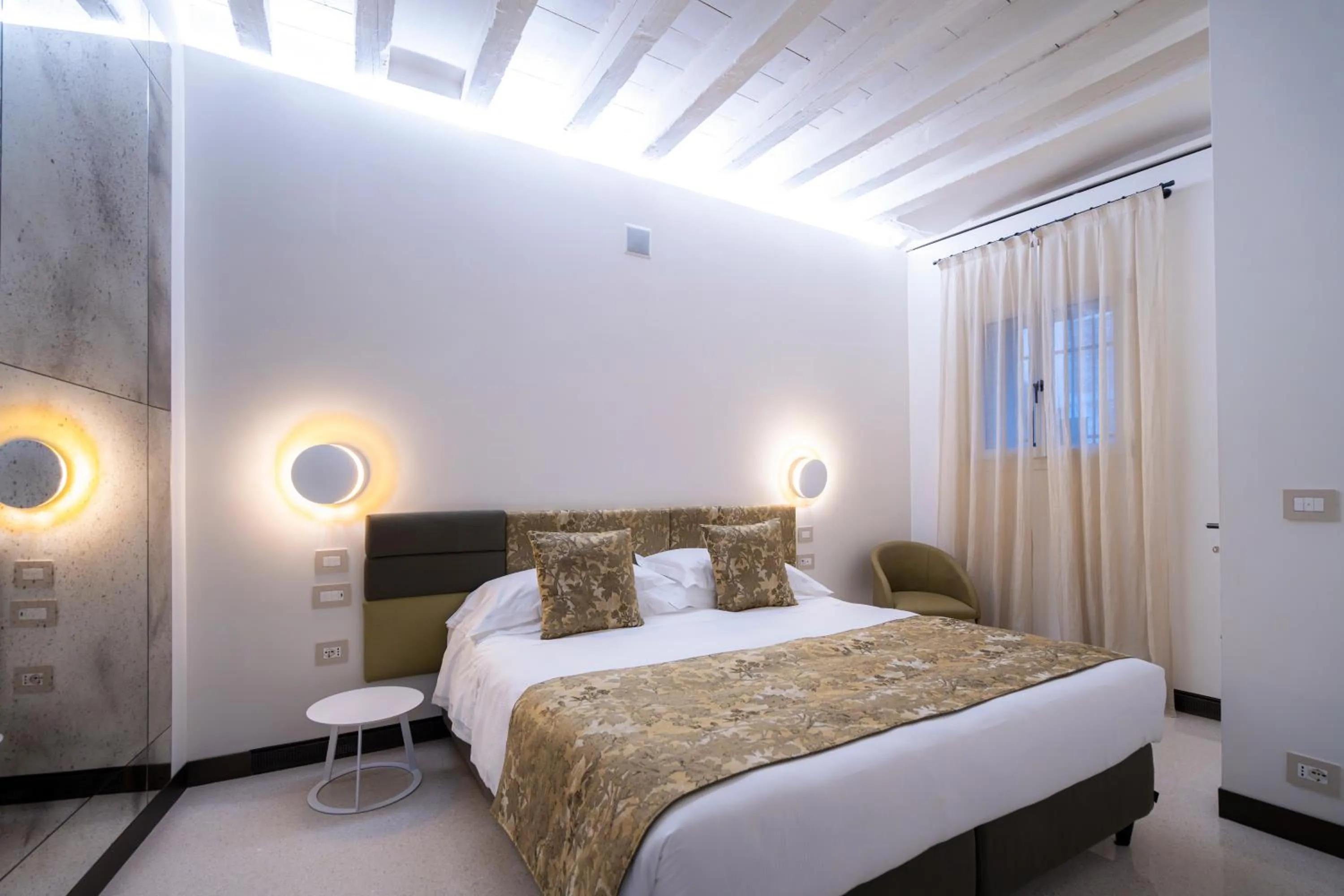 Bed in Palazzo Morosini Degli Spezieri - Lifestyle Apartments
