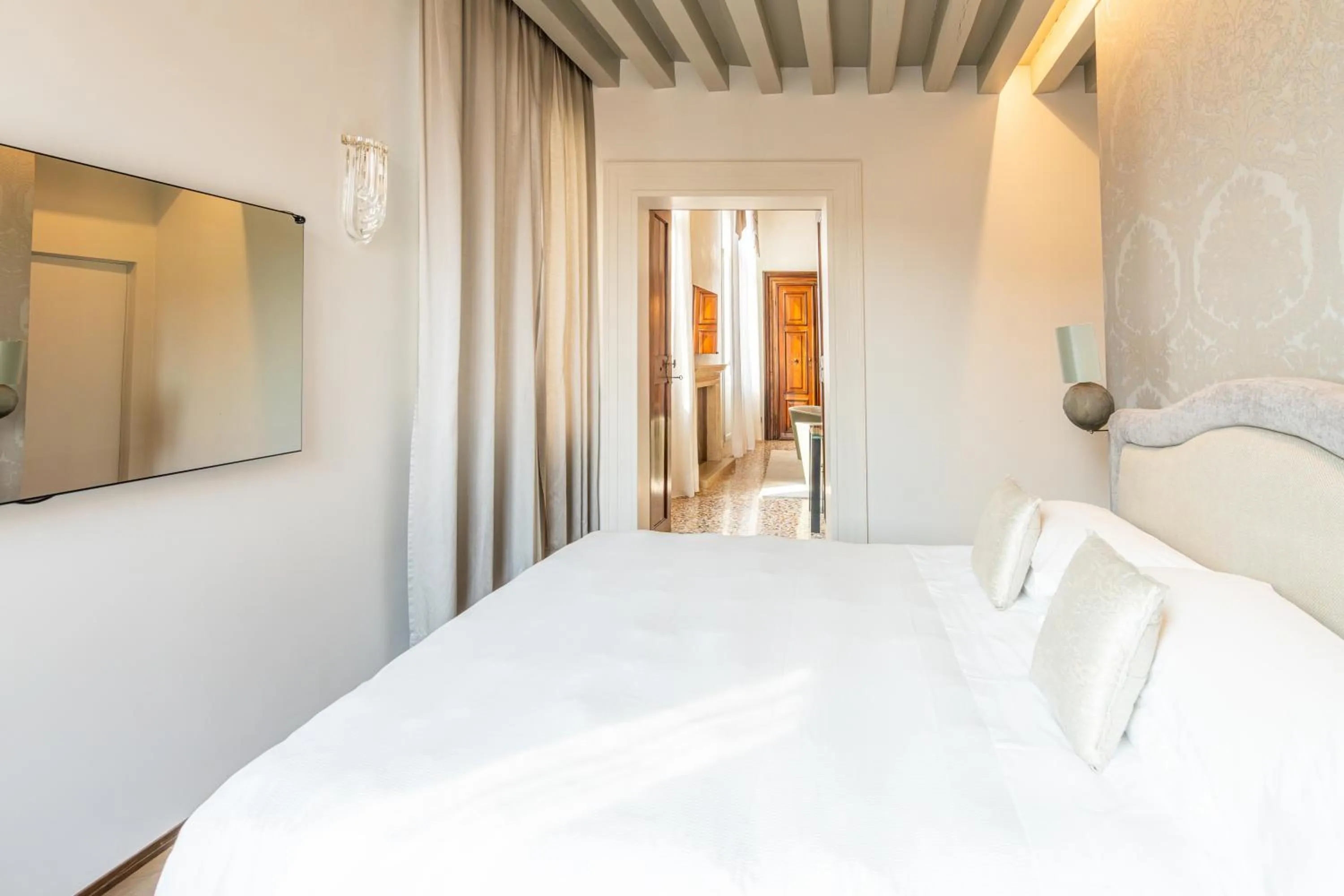Bed in Palazzo Morosini Degli Spezieri - Lifestyle Apartments