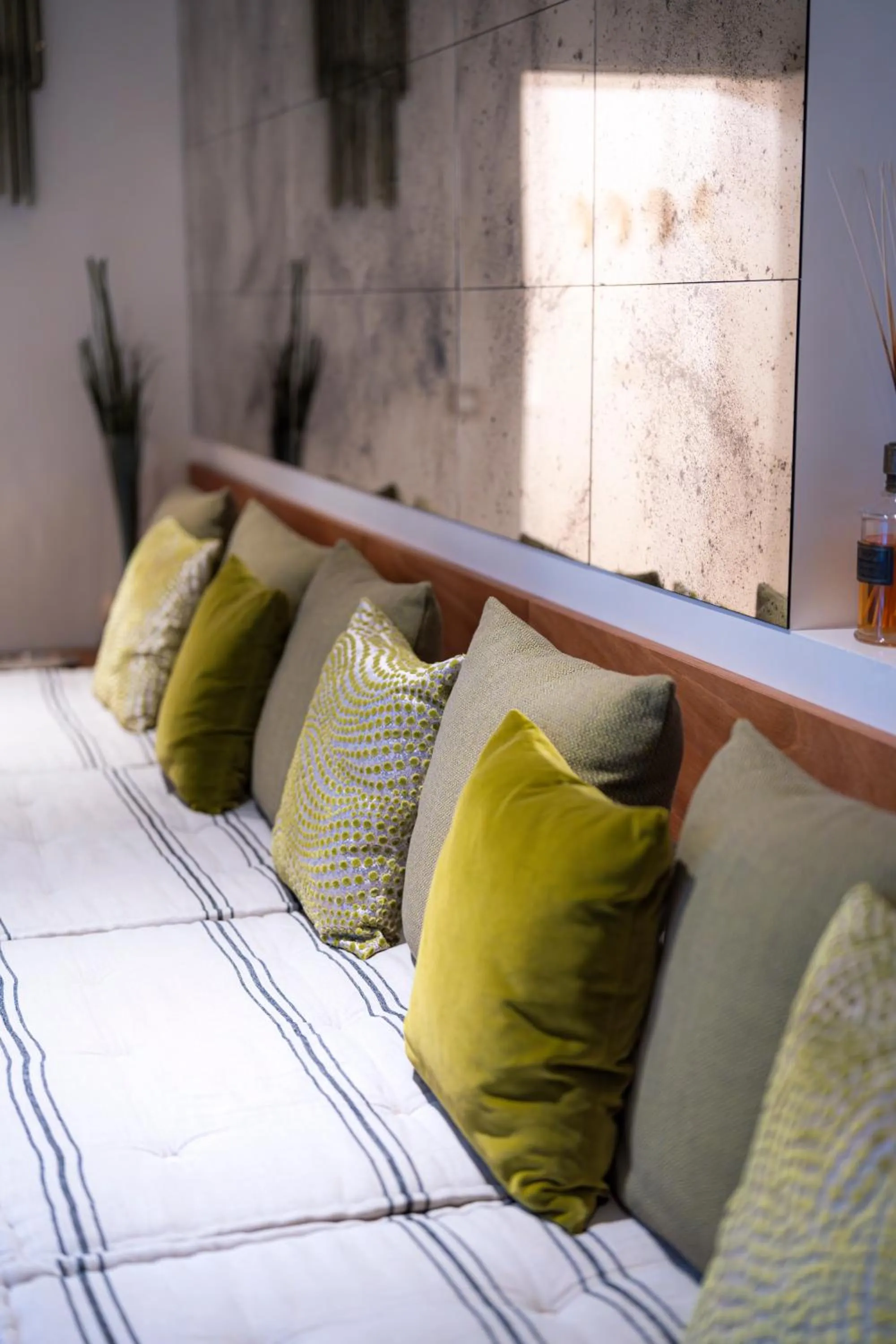 Living room, Bed in Palazzo Morosini Degli Spezieri - Lifestyle Apartments