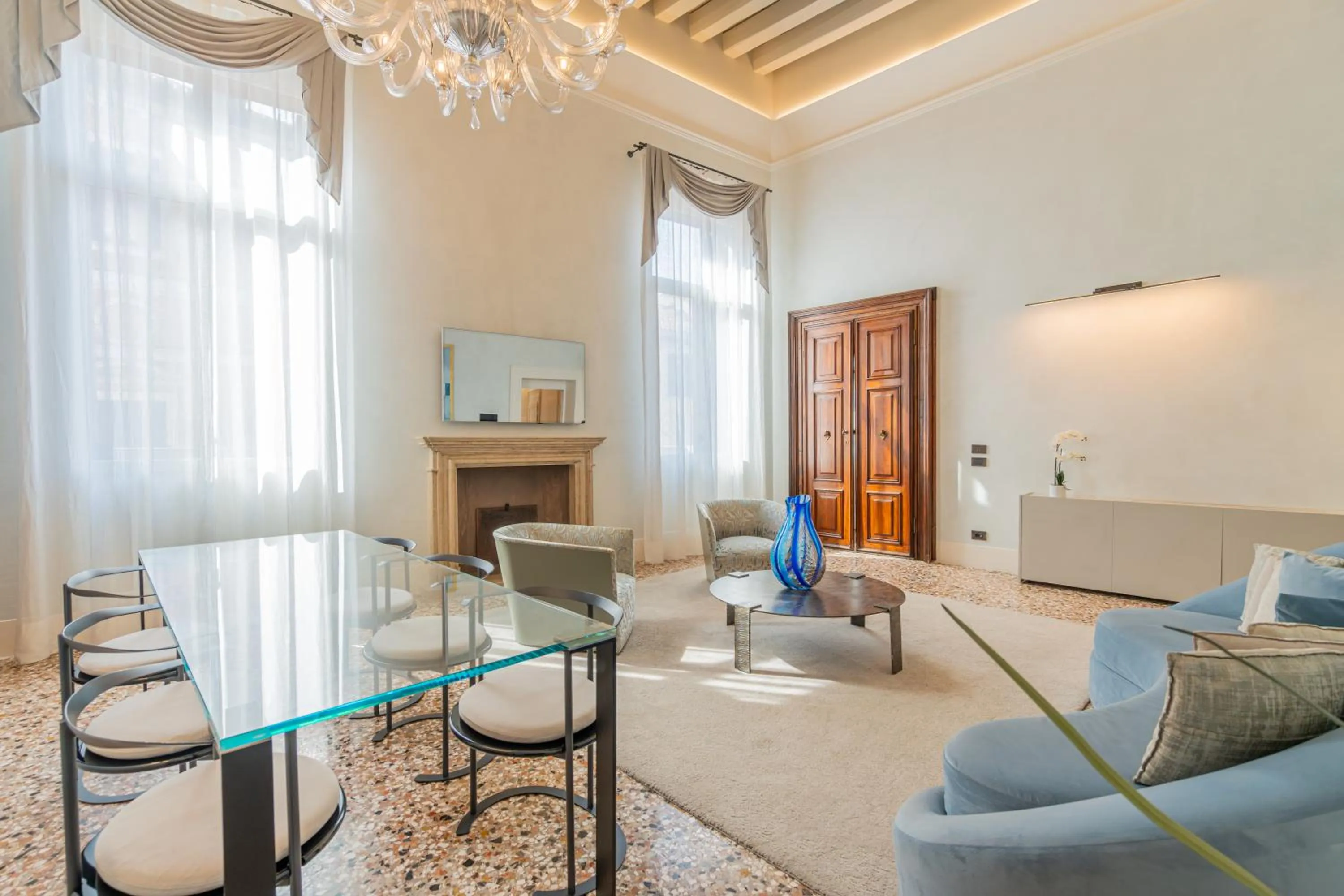 TV and multimedia in Palazzo Morosini Degli Spezieri - Lifestyle Apartments