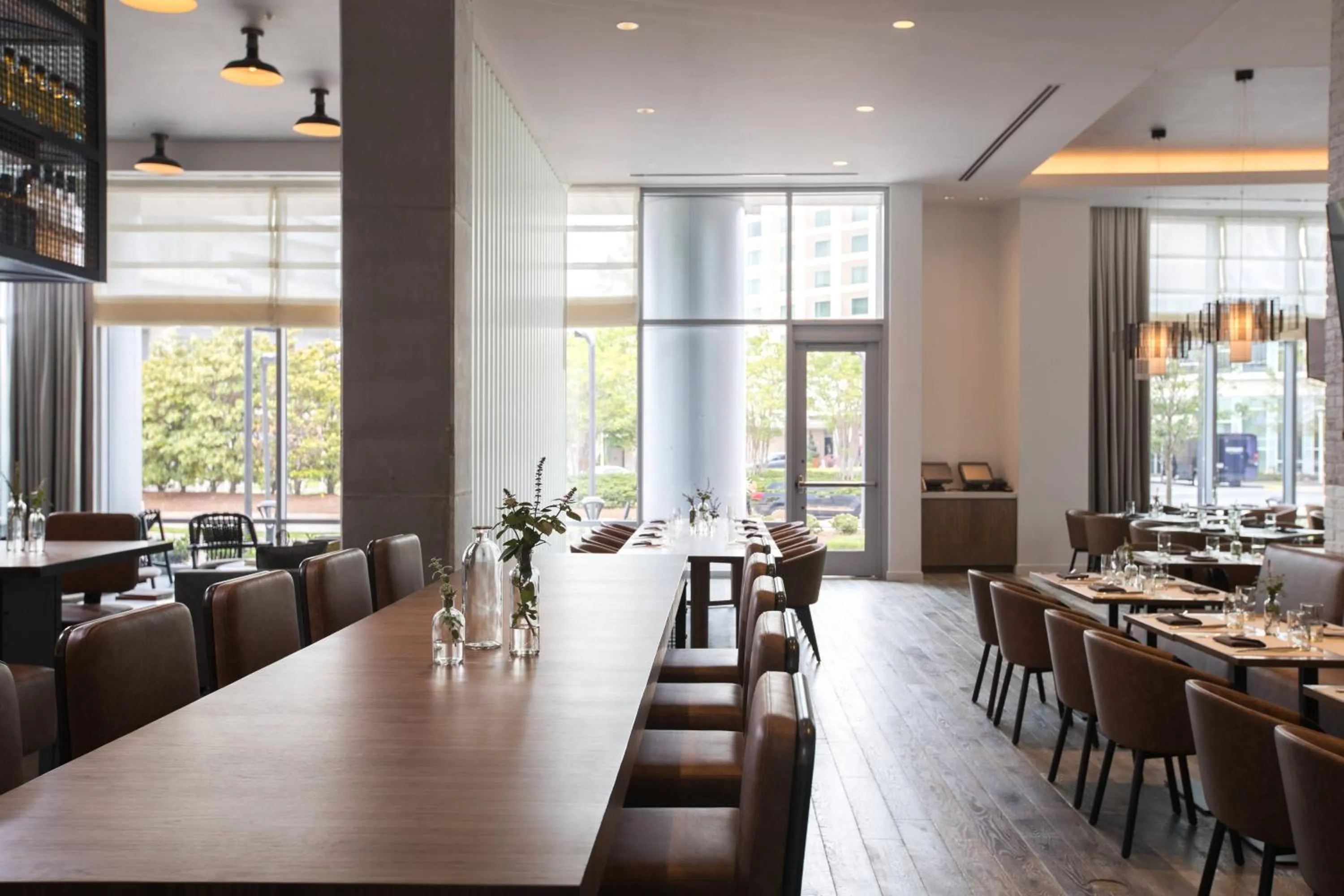 Restaurant/places to eat in Renaissance Atlanta Airport Gateway Hotel