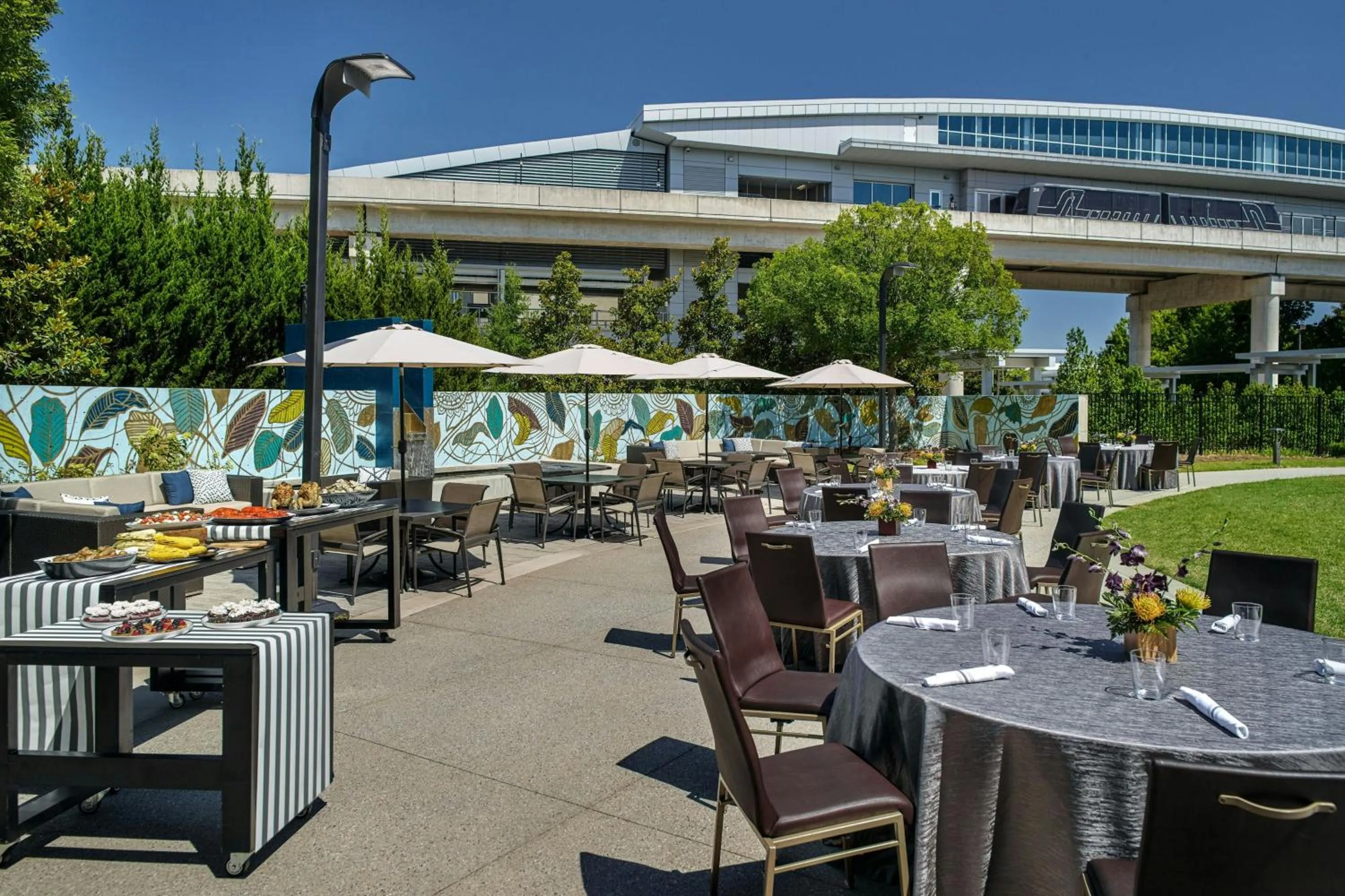 Meeting/conference room in Renaissance Atlanta Airport Gateway Hotel