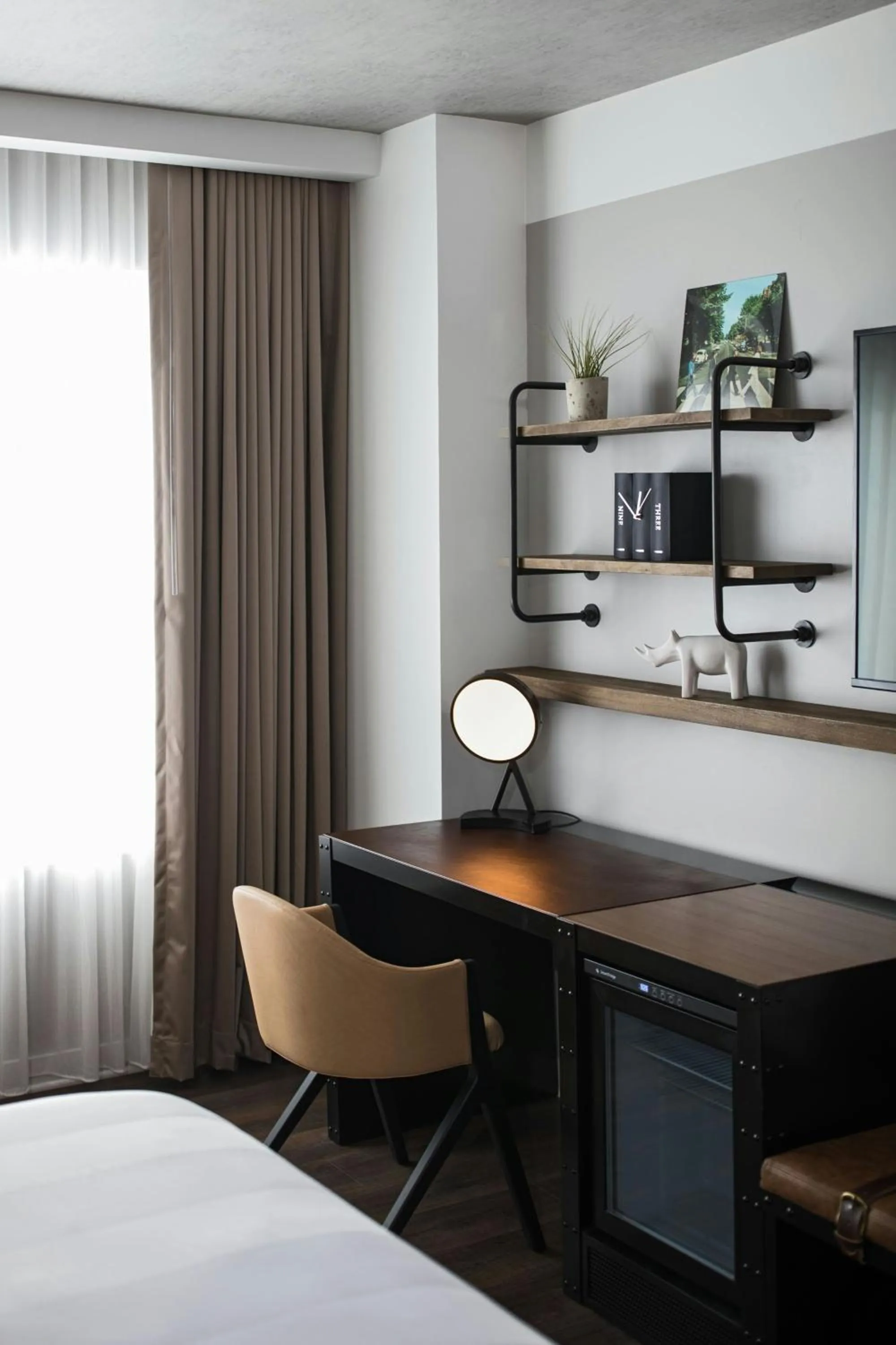 Photo of the whole room, Bed in Renaissance Atlanta Airport Gateway Hotel