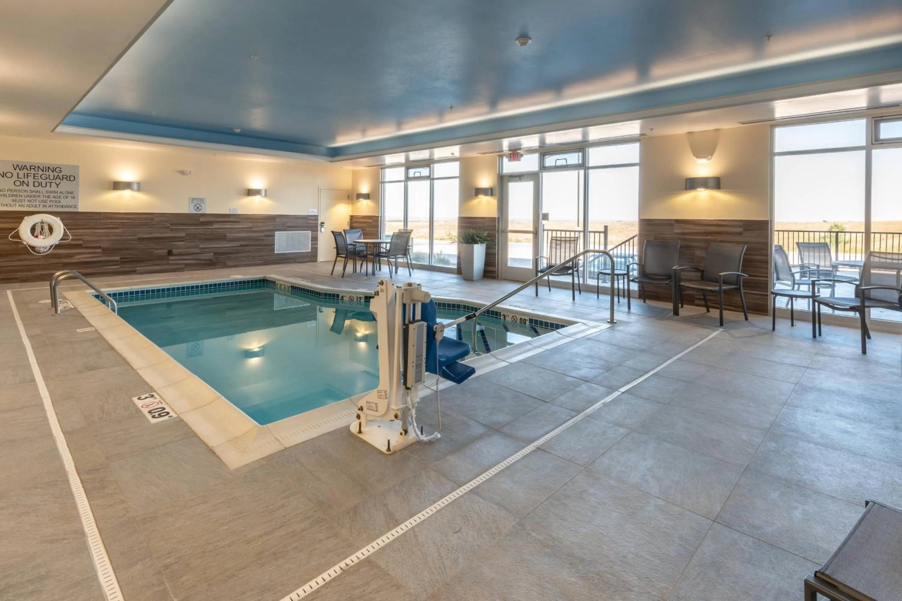 Swimming pool in Fairfield Inn & Suites by Marriott Sidney