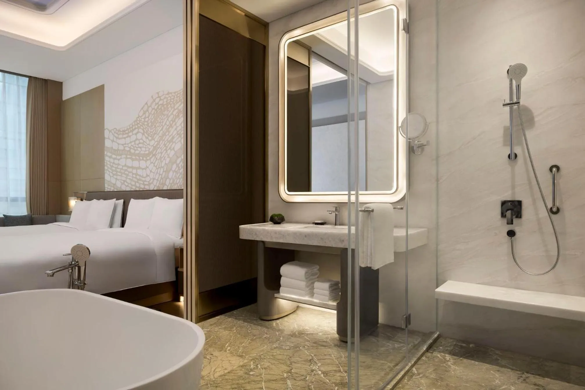 Bathroom, Bed in JW Marriott Hotel Chengdu