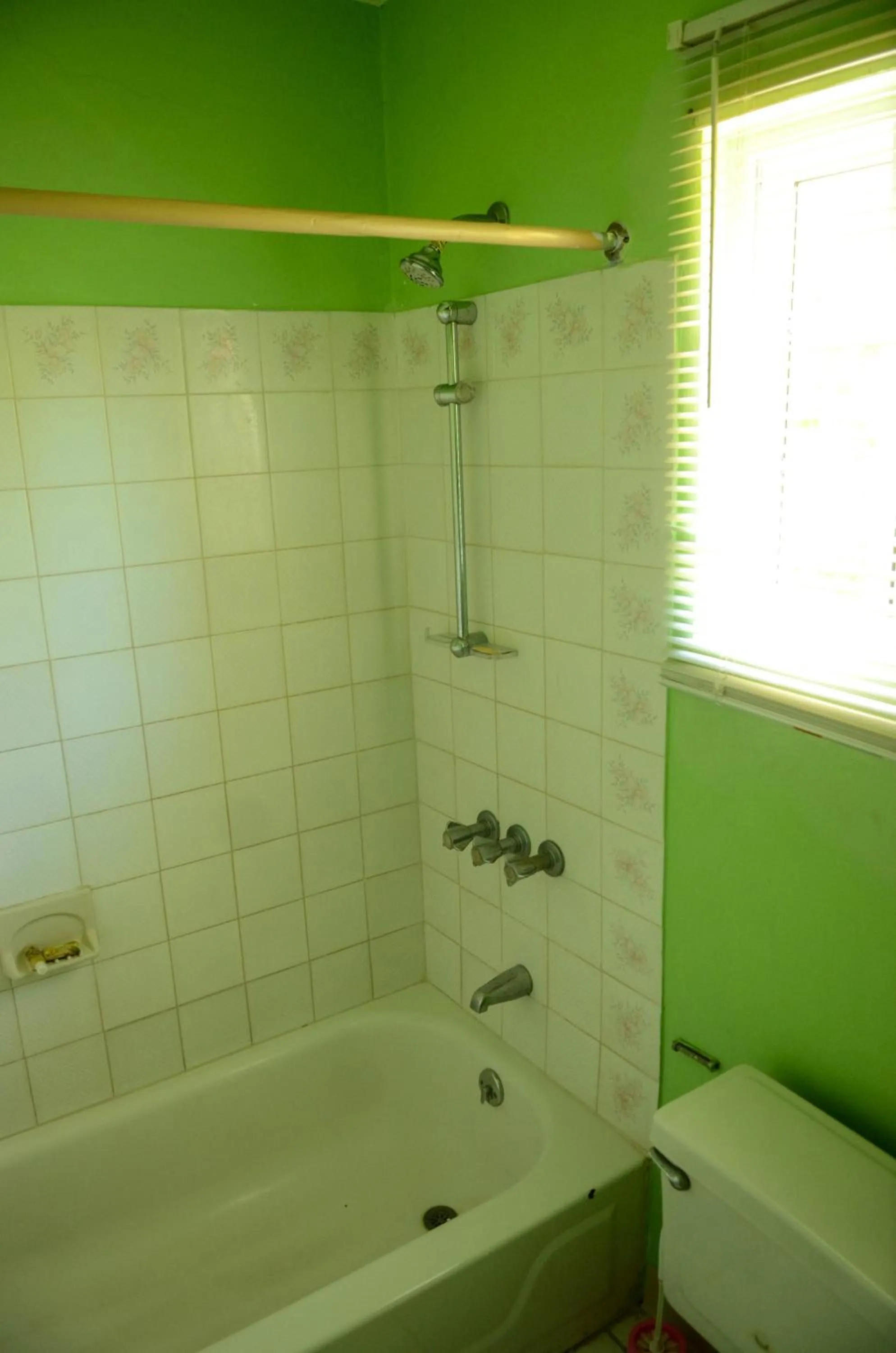 Bathroom in Paradise on the Rocks