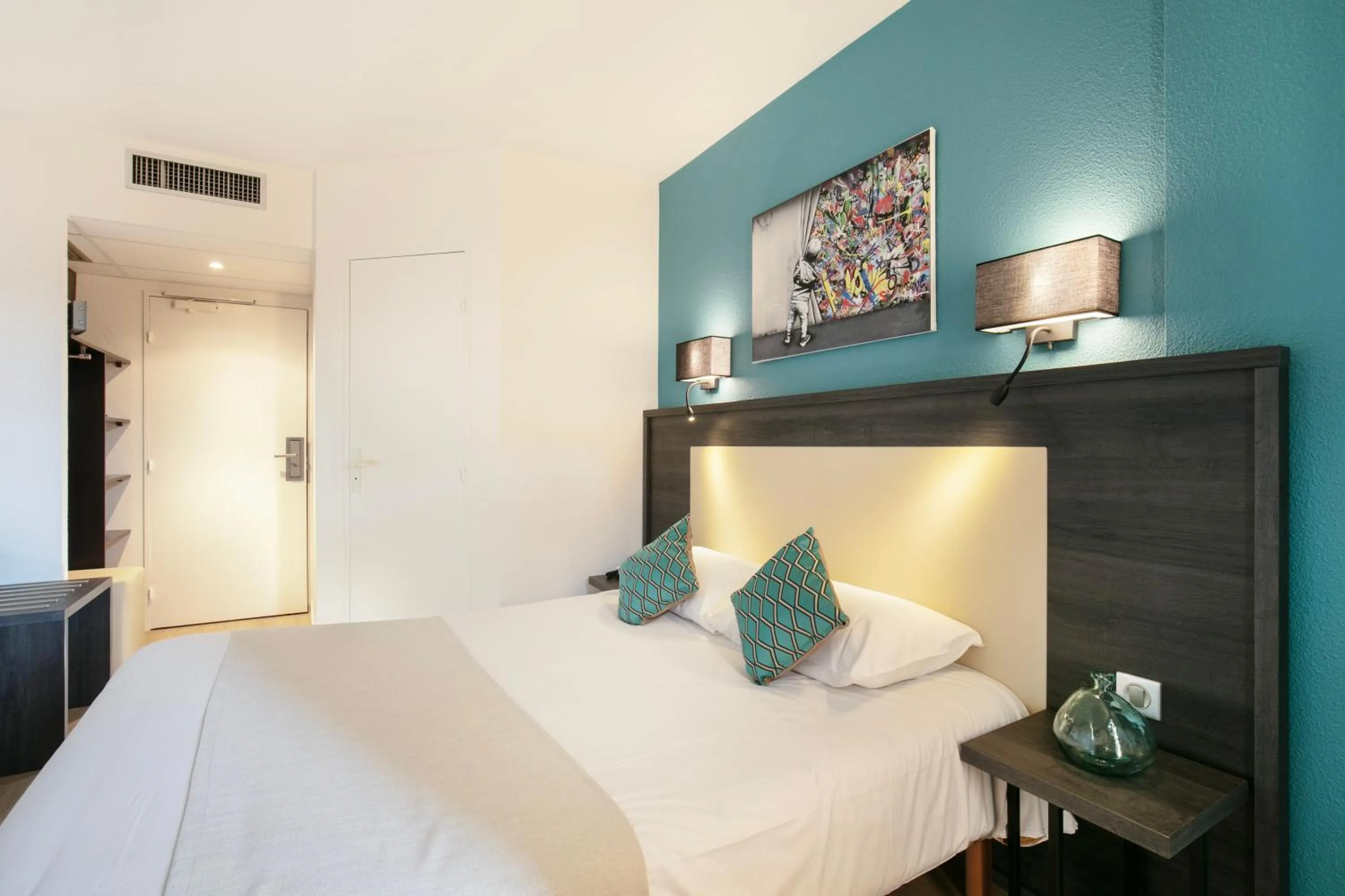 Bed in Hôtel Le Collier