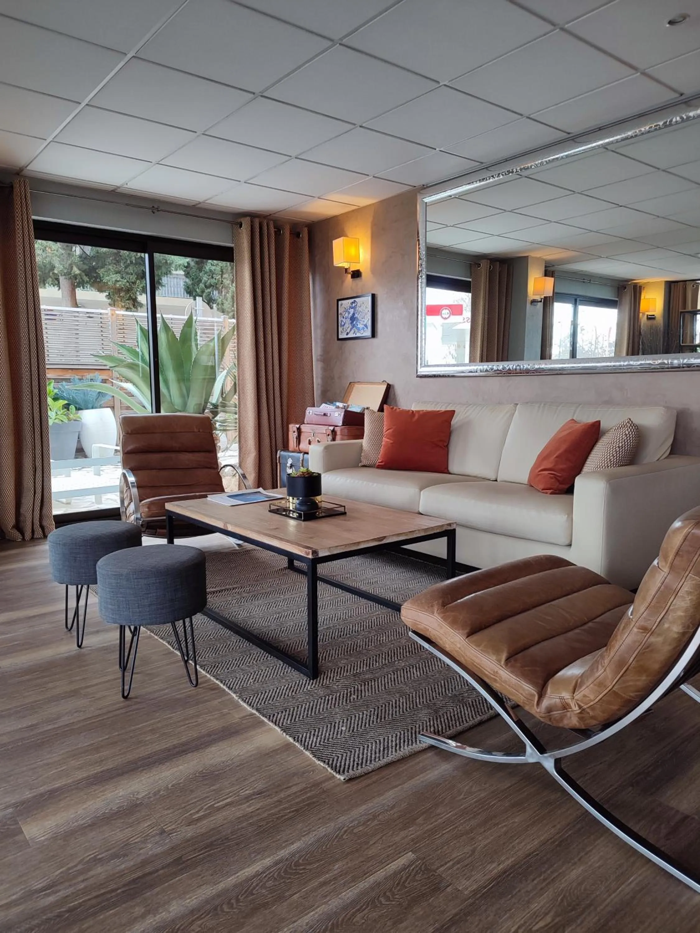 Lobby or reception in Hôtel Le Collier