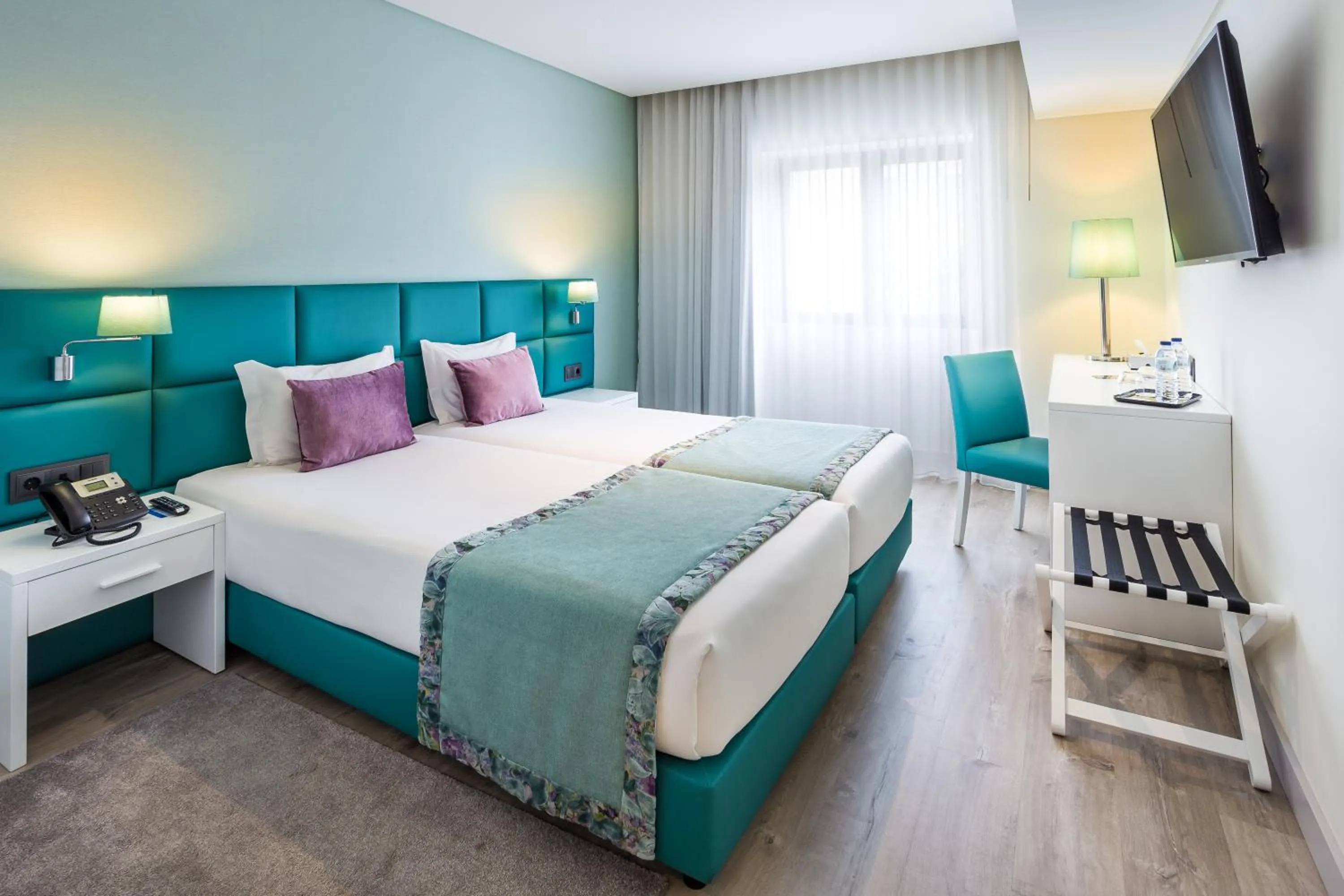 Bedroom, Bed in Empire Lisbon Hotel