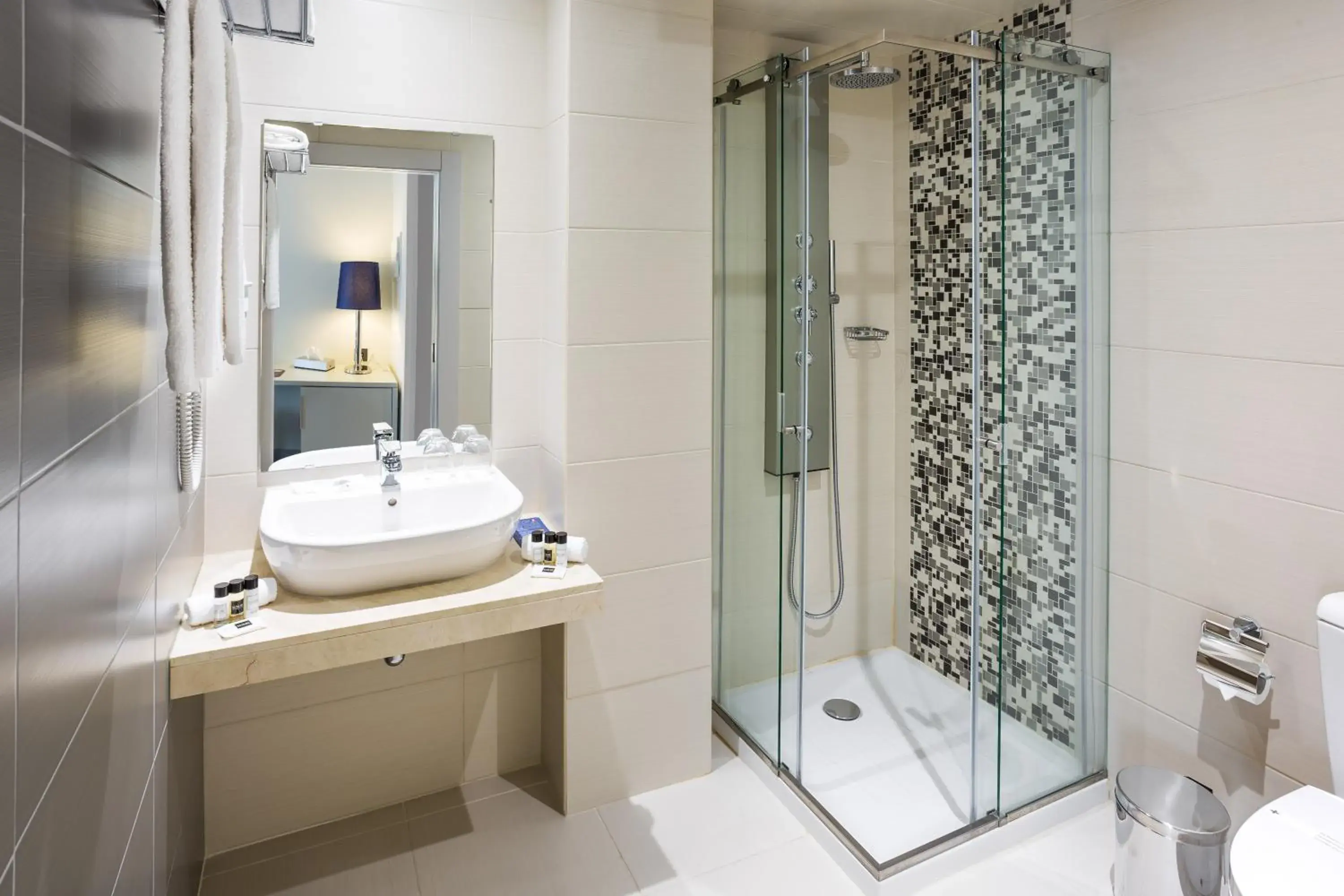 Double Room - single occupancy in Empire Lisbon Hotel Double Room - single occupancy in Empire Lisbon Hotel