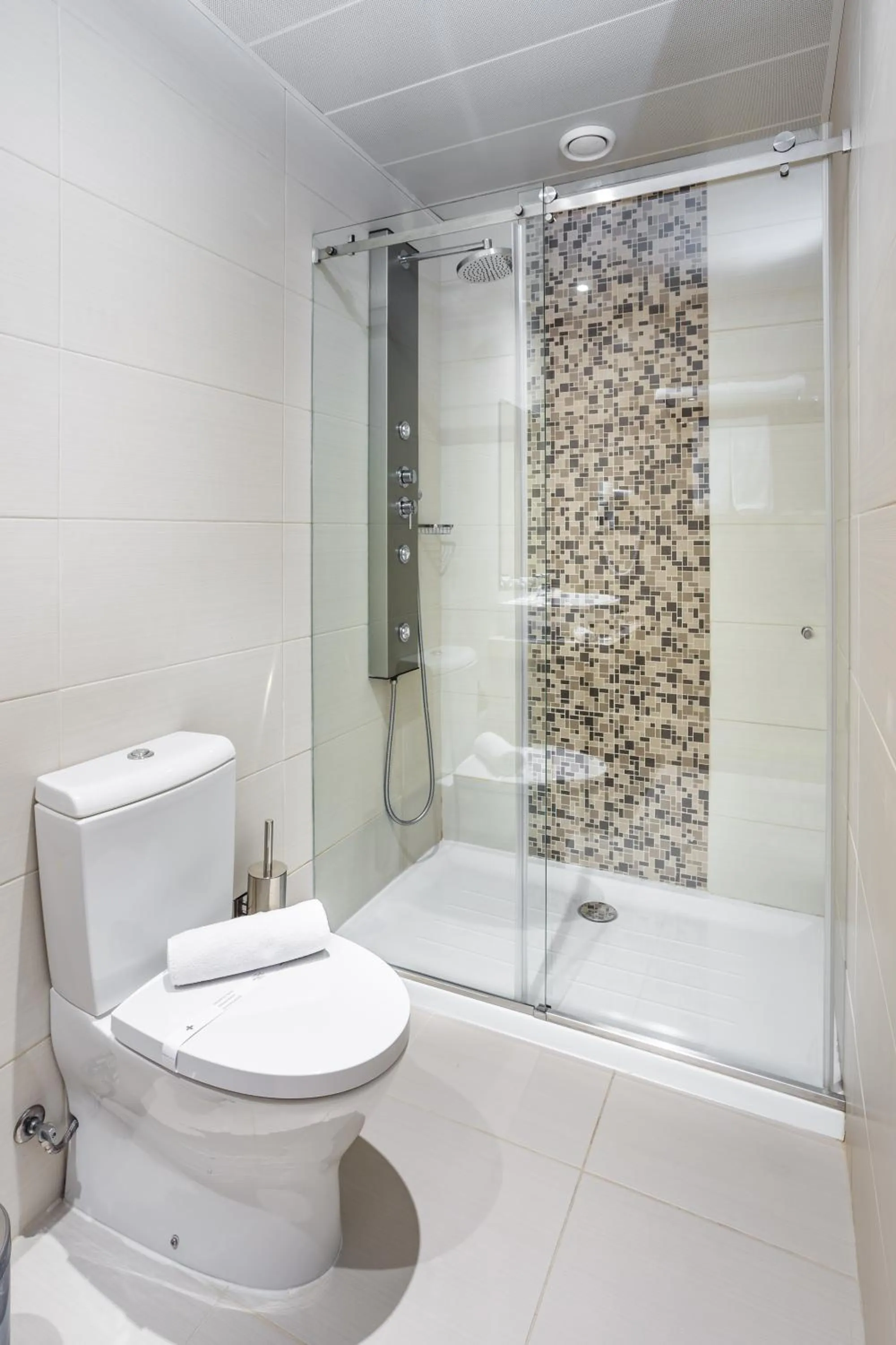 Bathroom in Empire Lisbon Hotel