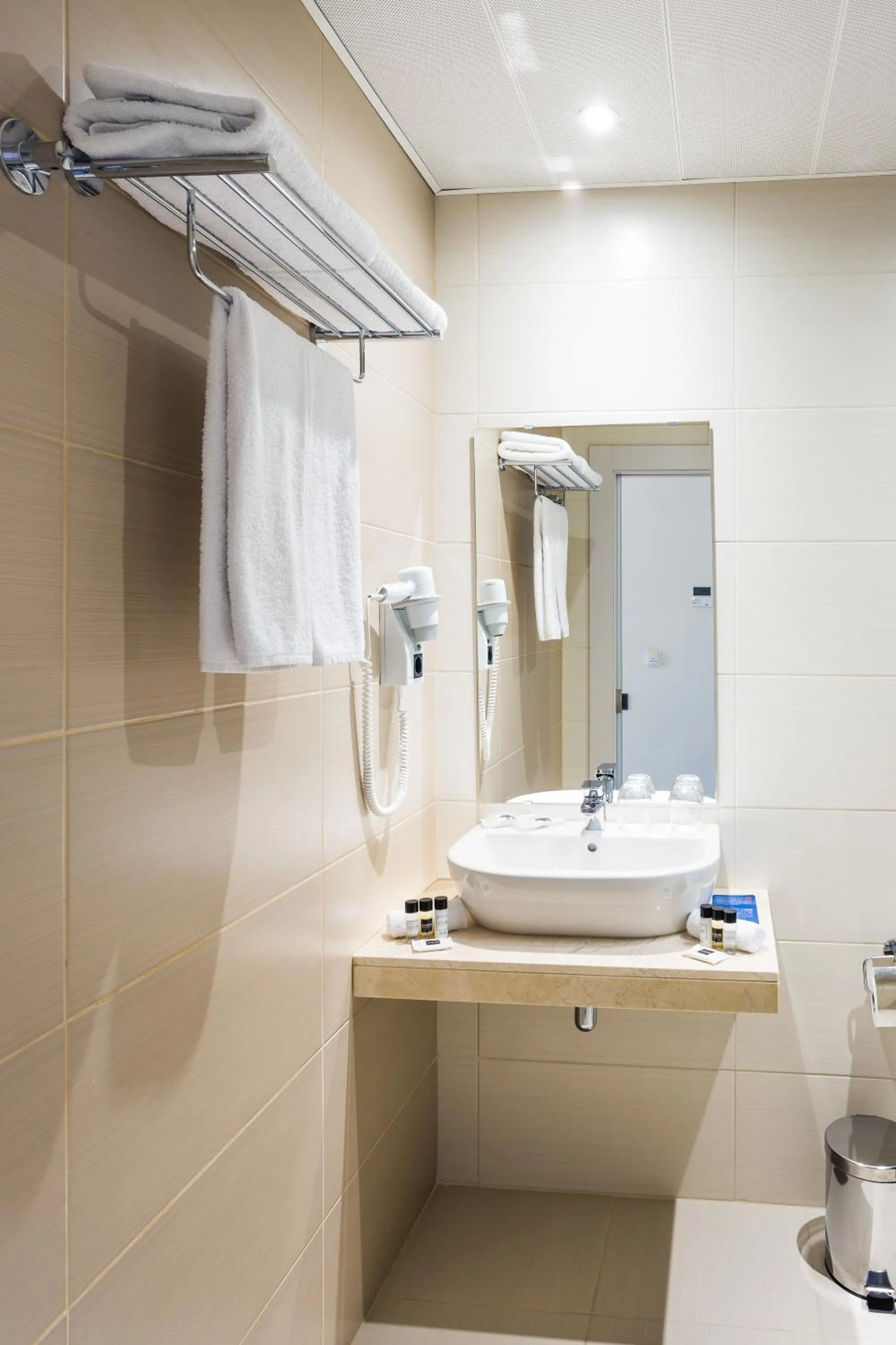 Bathroom in Empire Lisbon Hotel