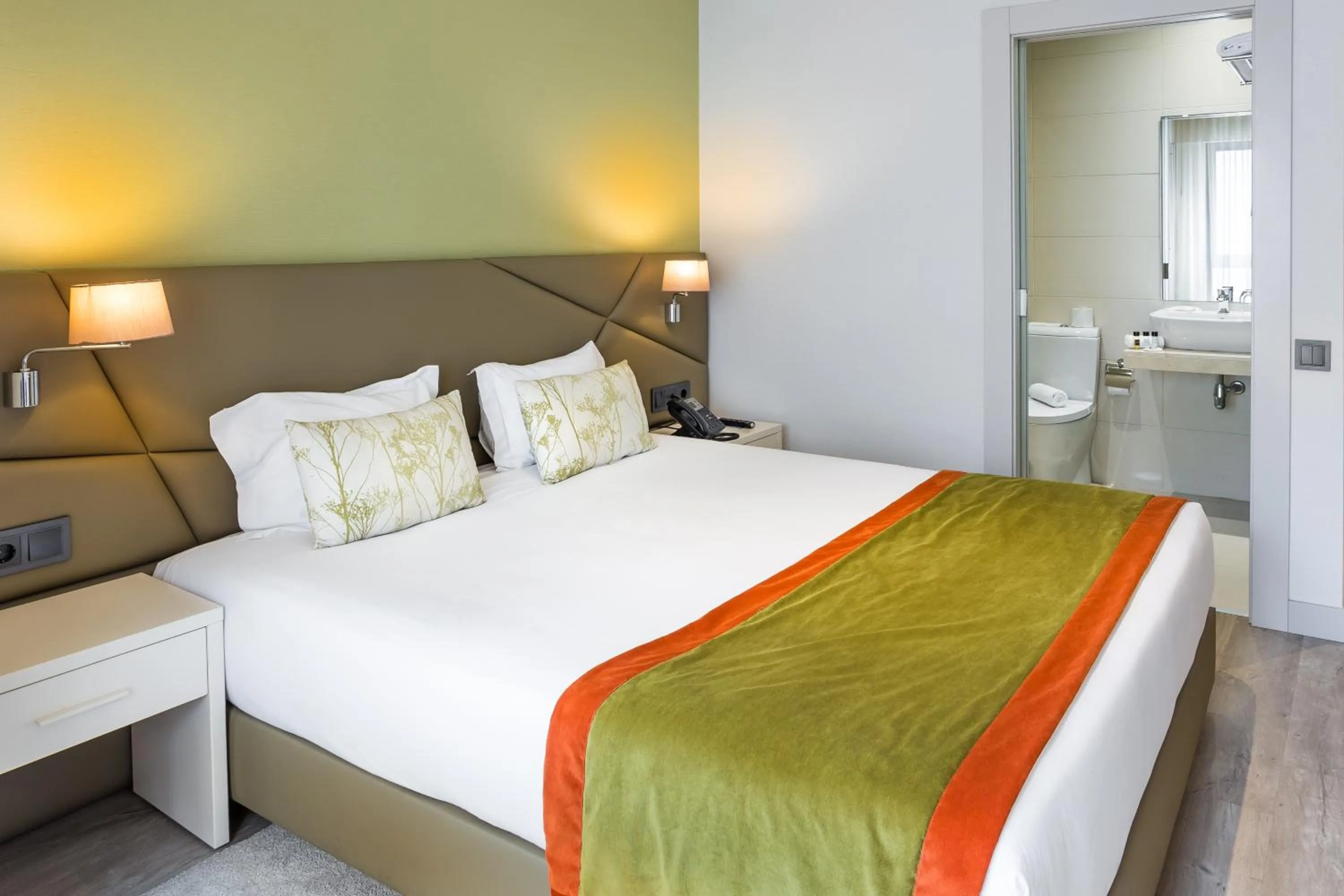 Bedroom, Bed in Empire Lisbon Hotel