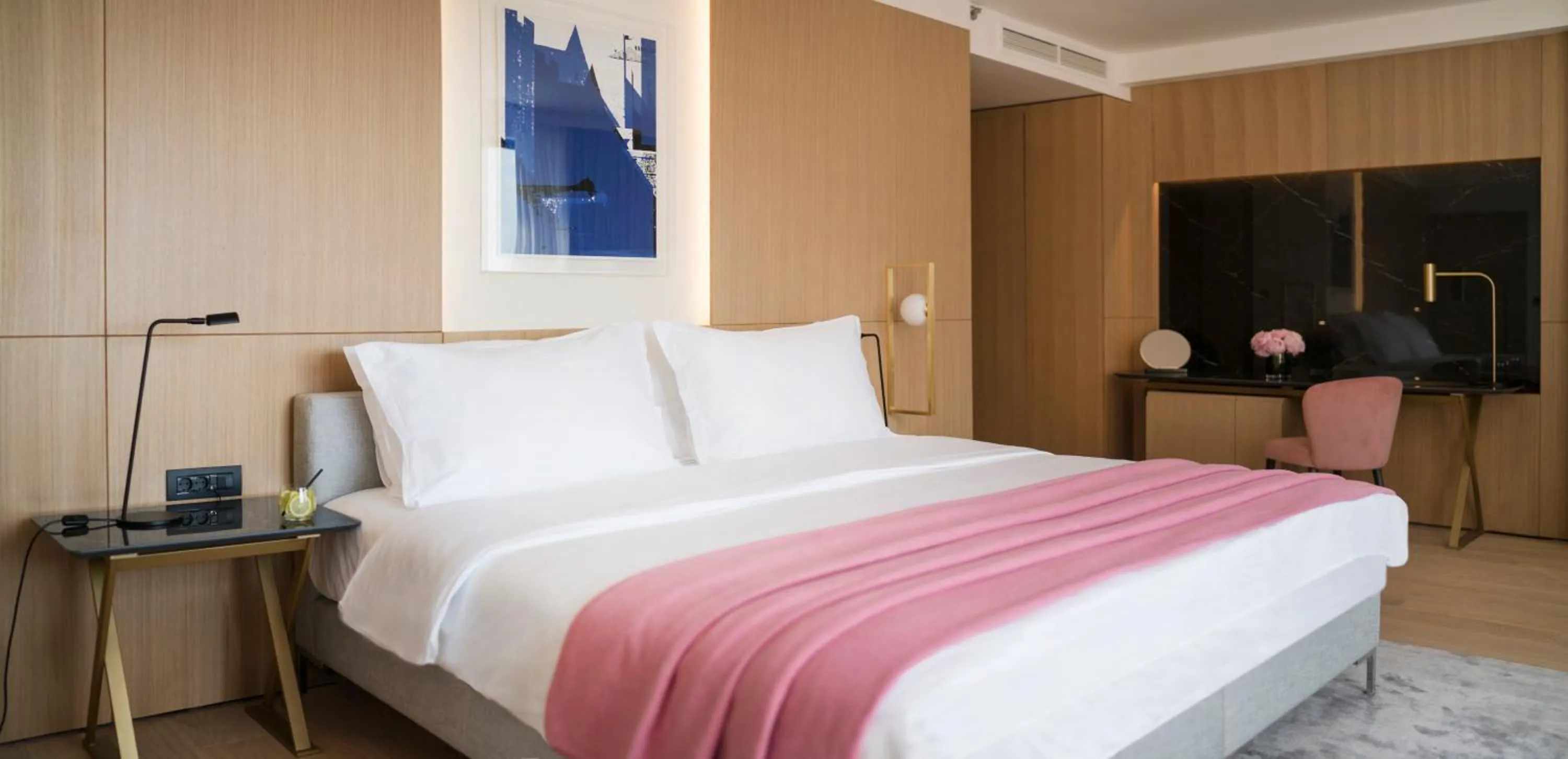 Bed in Hotel Excelsior