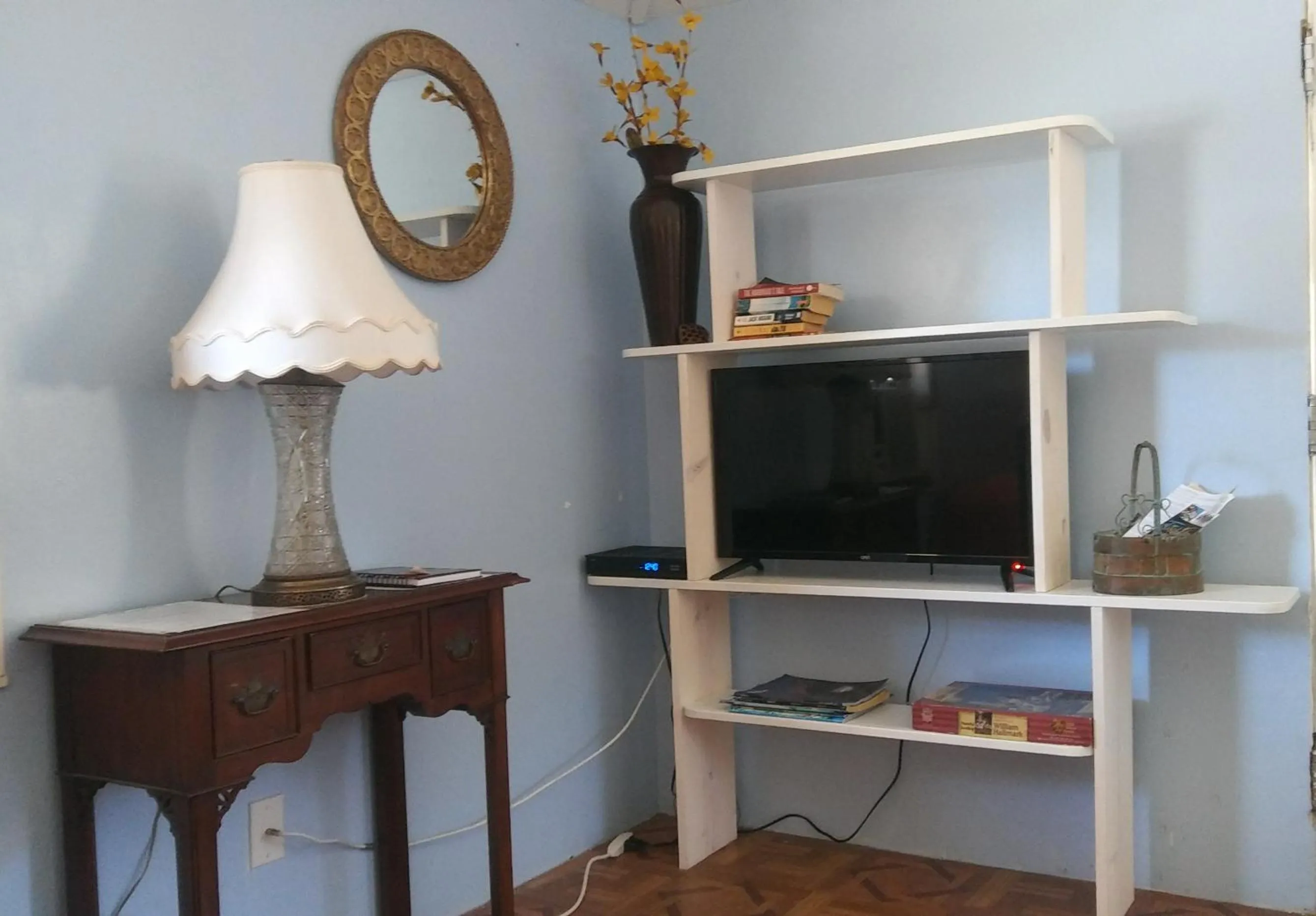 Other in 1 Beige Cozy Bungalow or 1 White Cozy Efficiency Cottage in Titusville