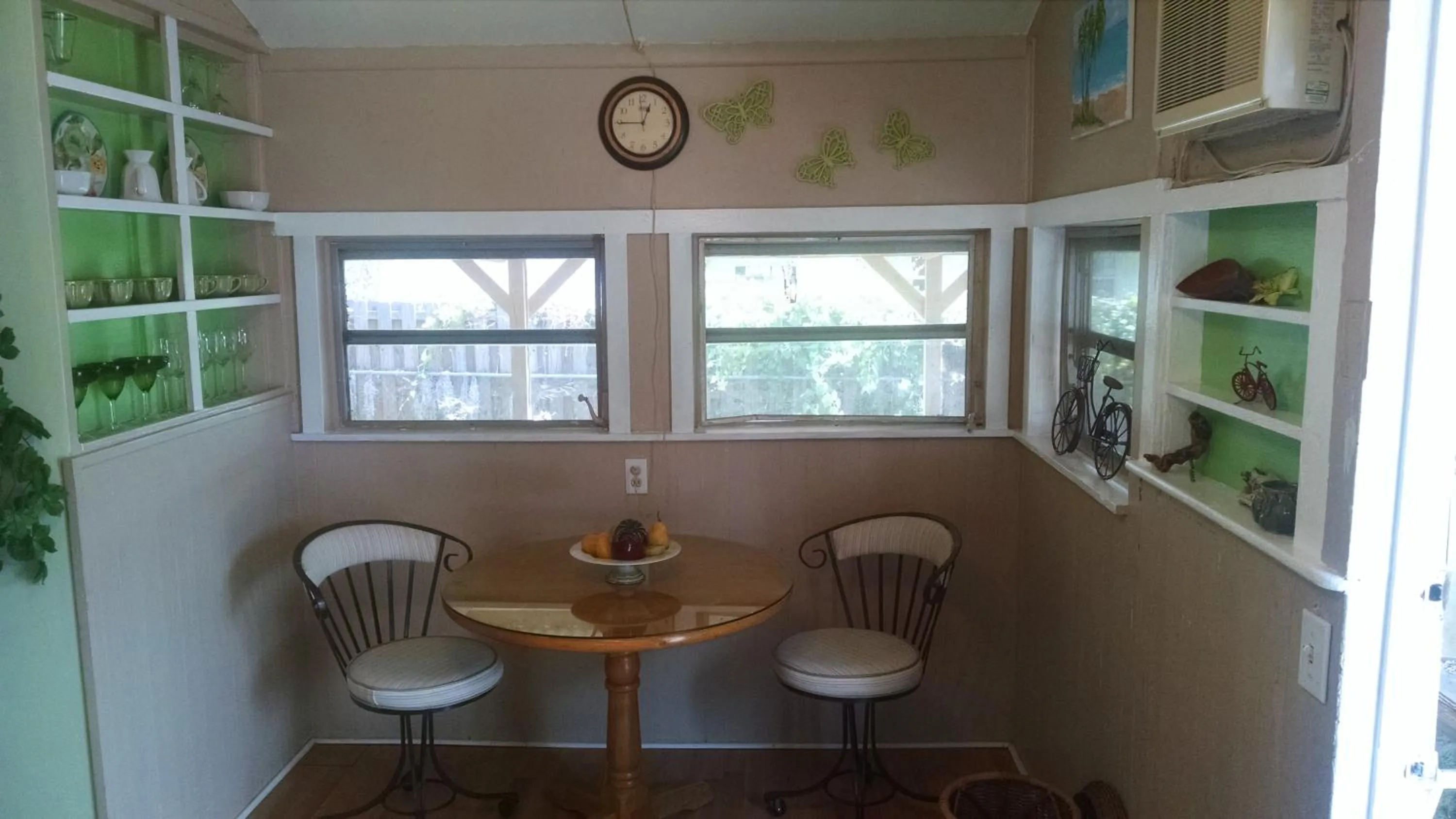Dining area in 1 Beige Cozy Bungalow or 1 White Cozy Efficiency Cottage in Titusville