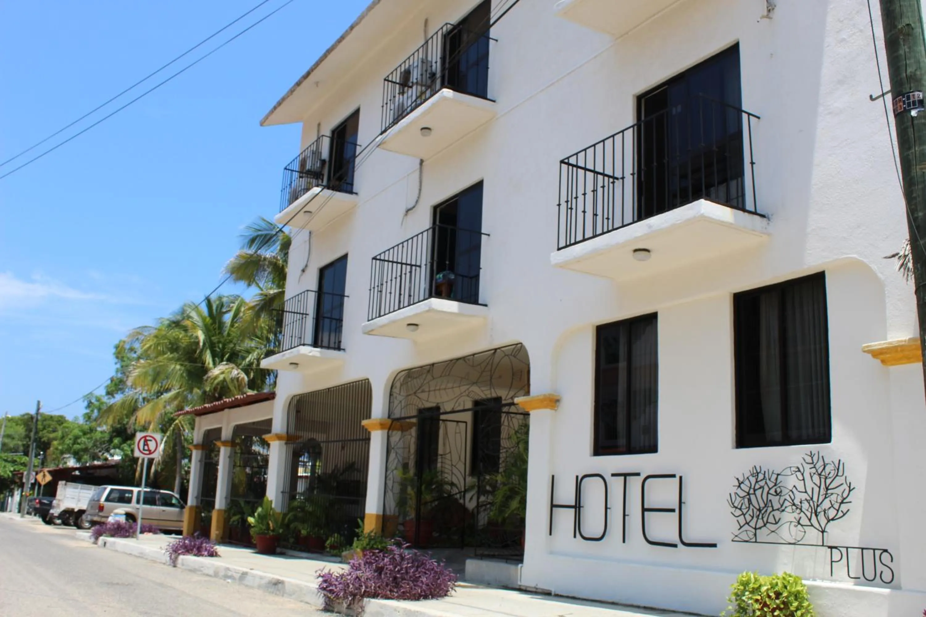 Property building in Hotel Arrecife Huatulco Plus