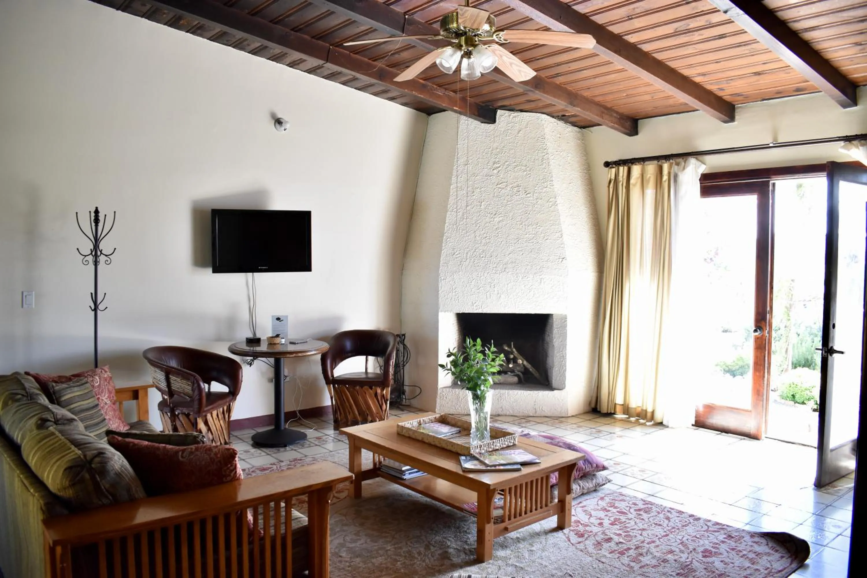 Communal lounge/ TV room in Rancho el Parral