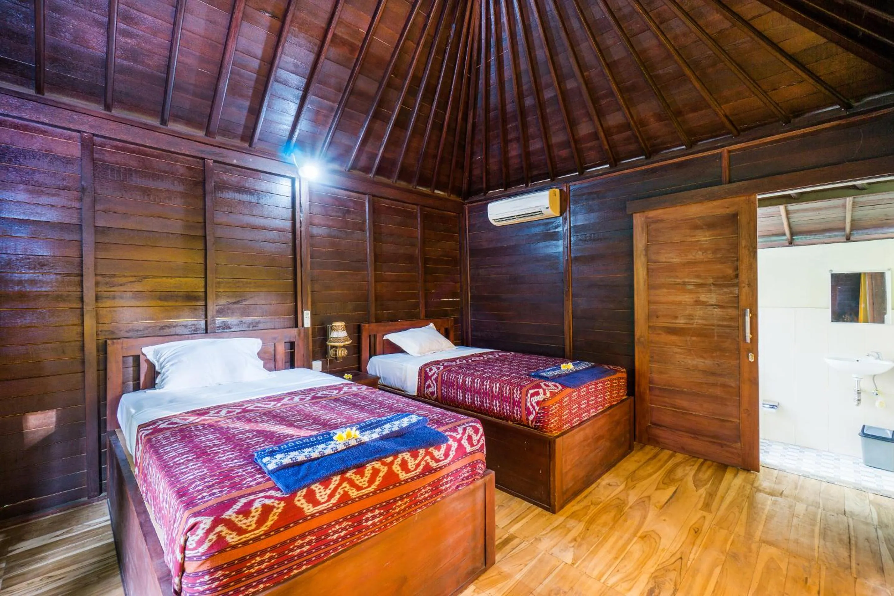 Bed in Lembongan Bagus Villa